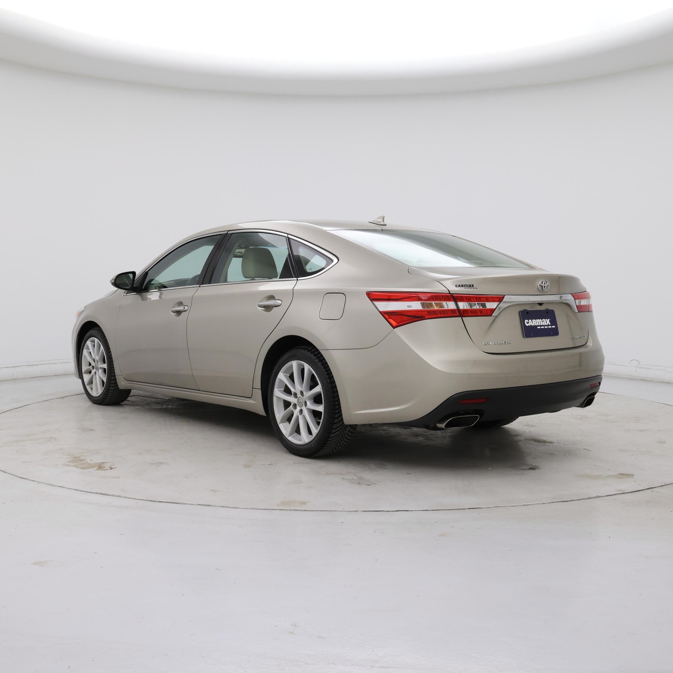 Thumbnail: 2015 Toyota Avalon - 2