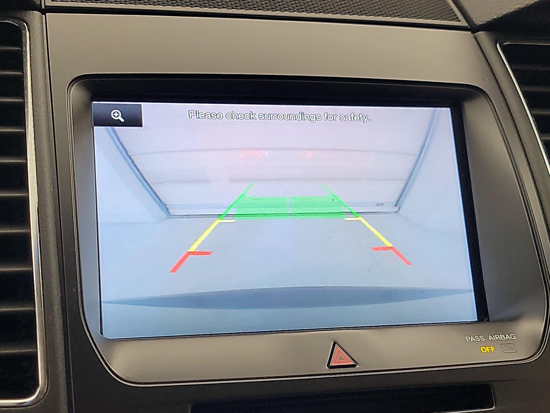 Thumbnail: 2015 Ford Taurus - 14