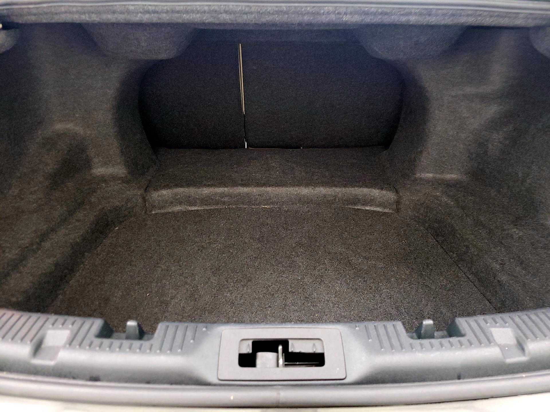 Thumbnail: 2015 Ford Taurus - 20