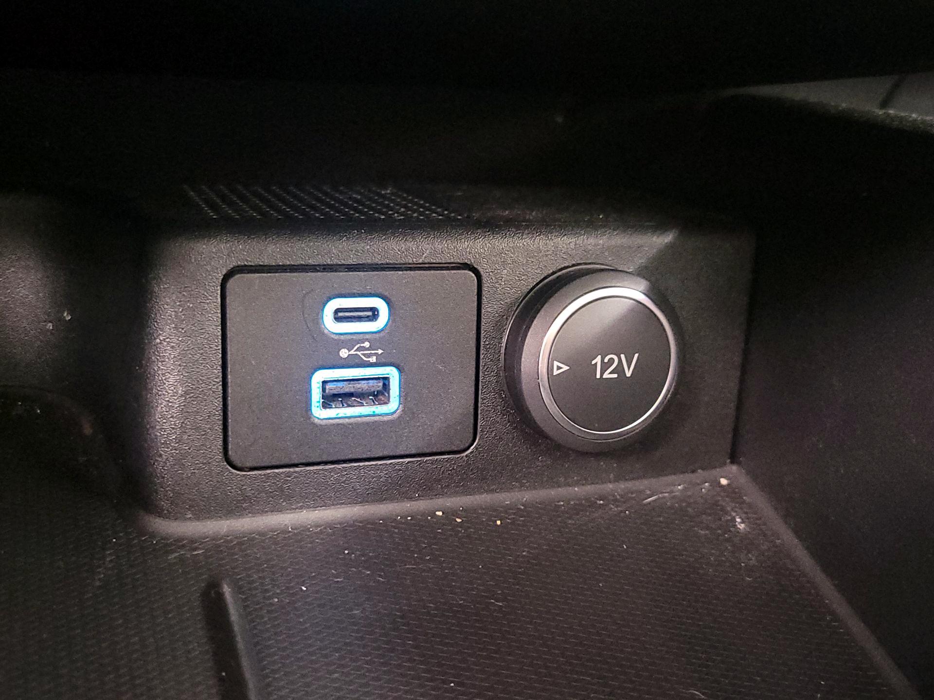 Thumbnail: 2021 Ford Escape - 18