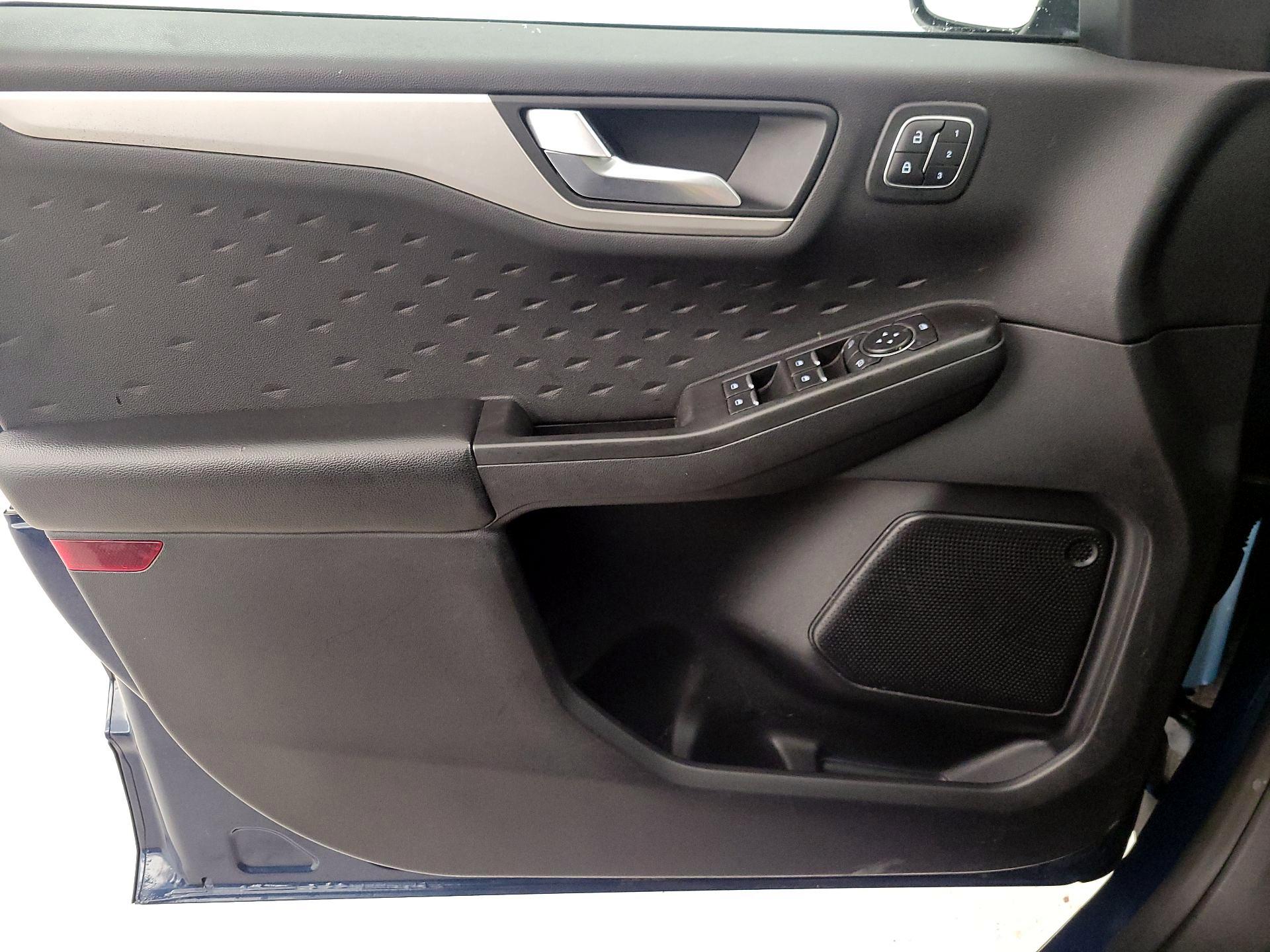 Thumbnail: 2020 Ford Escape - 12