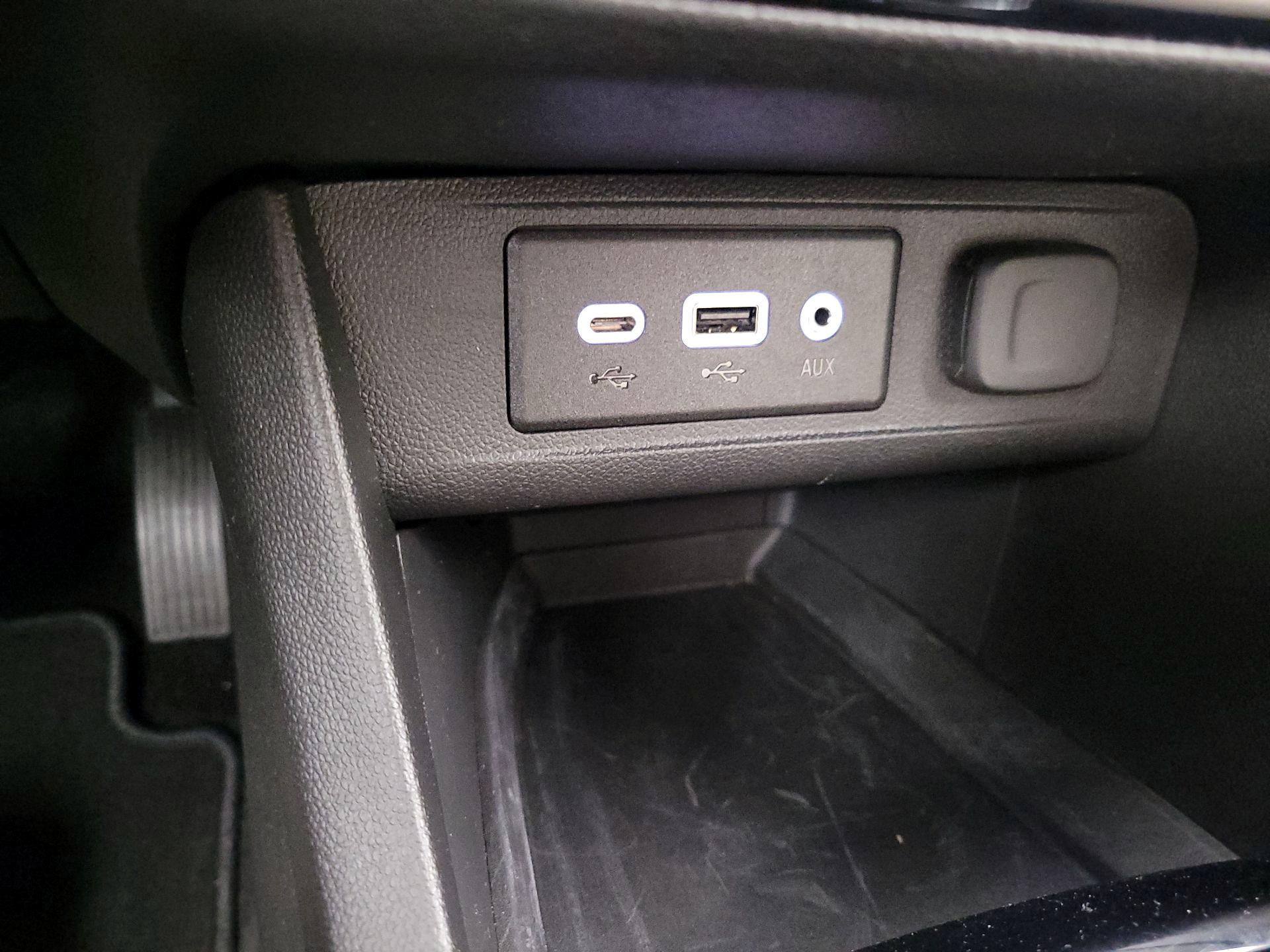 Thumbnail: 2023 Buick Encore GX - 18