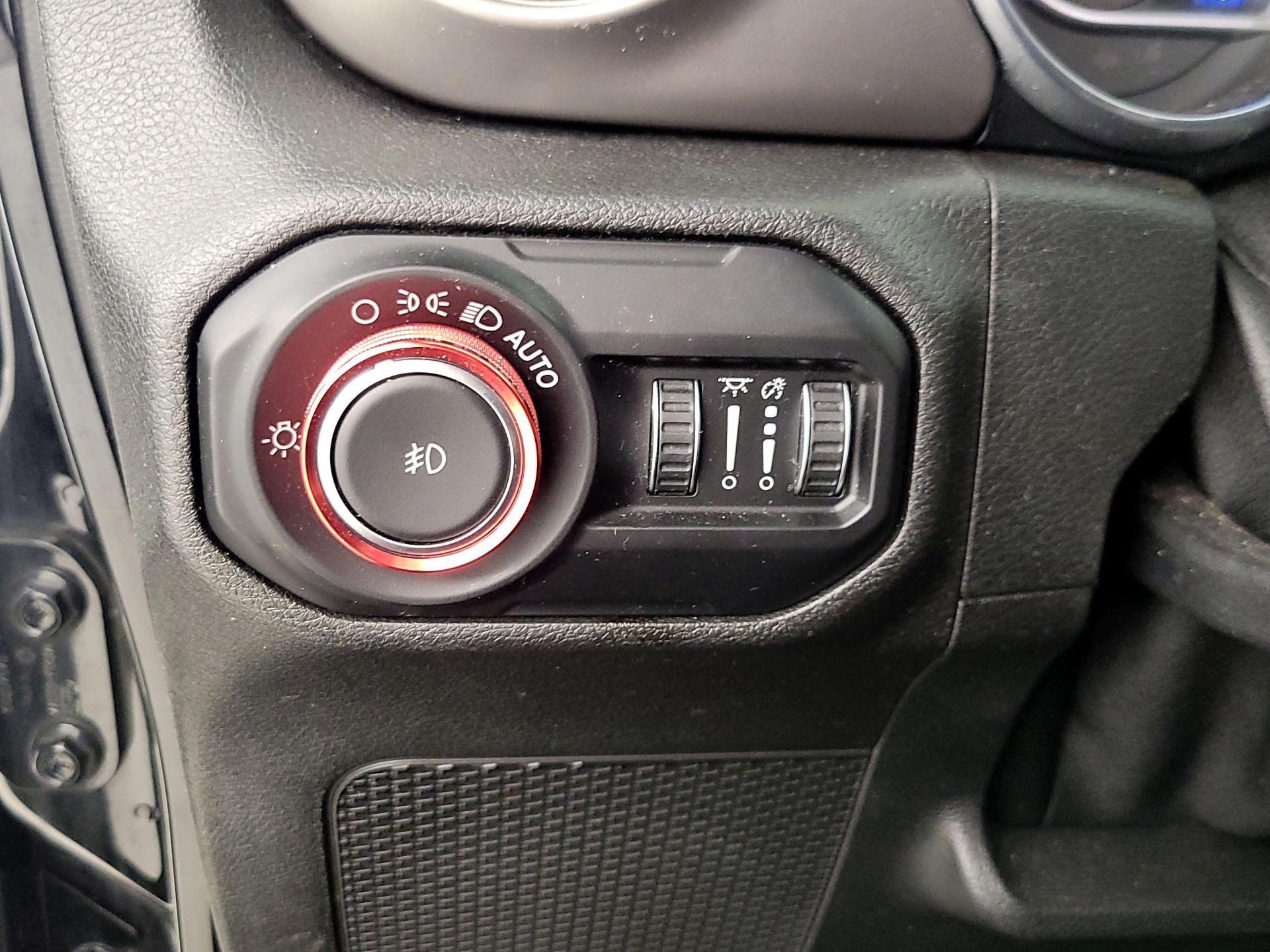 Thumbnail: 2019 Jeep Wrangler - 13