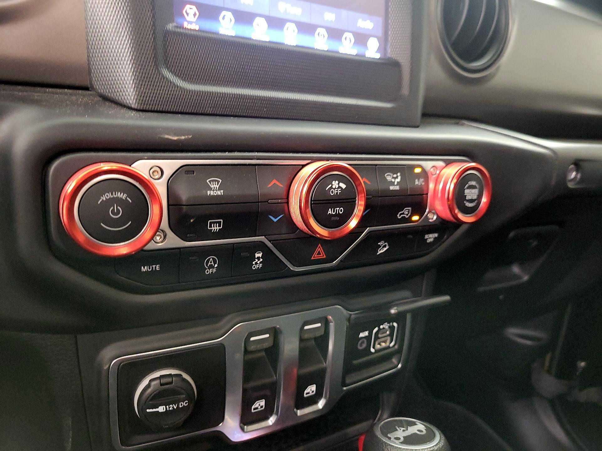 Thumbnail: 2019 Jeep Wrangler - 16