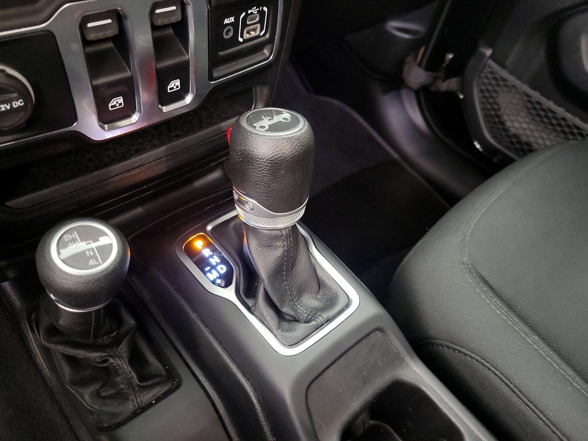Thumbnail: 2019 Jeep Wrangler - 17