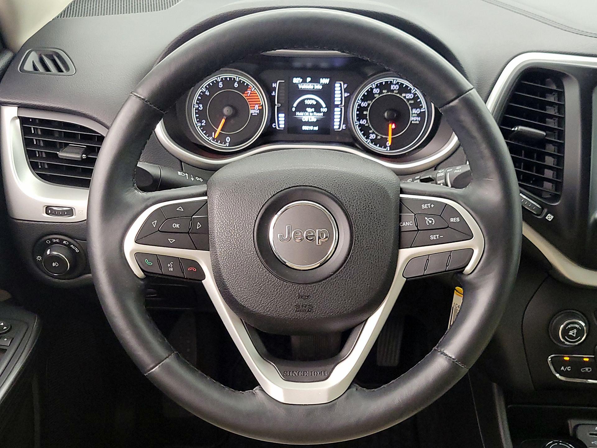 Thumbnail: 2017 Jeep Cherokee - 10