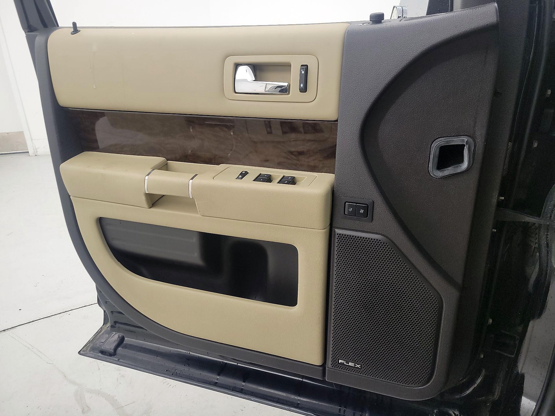 Thumbnail: 2016 Ford Flex - 12