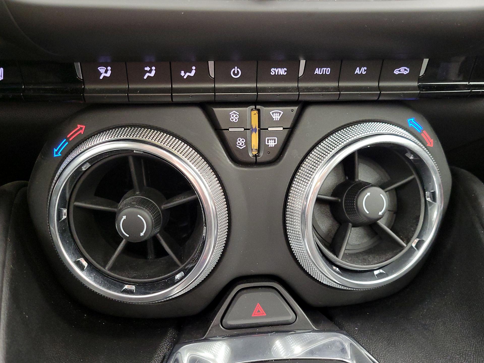 Thumbnail: 2019 Chevrolet Camaro - 16