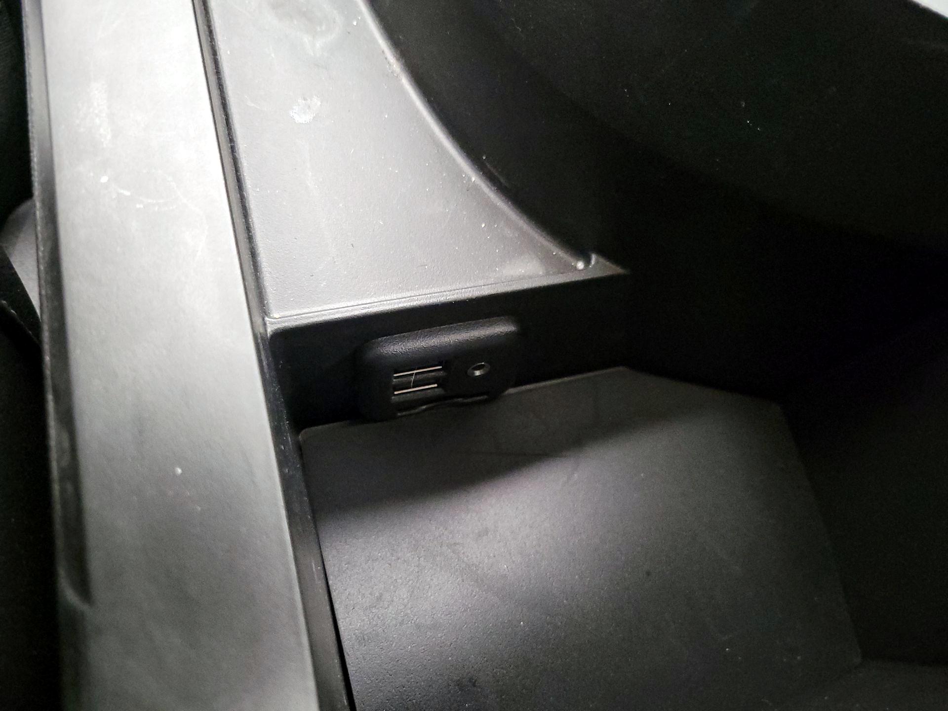 Thumbnail: 2019 Chevrolet Camaro - 18