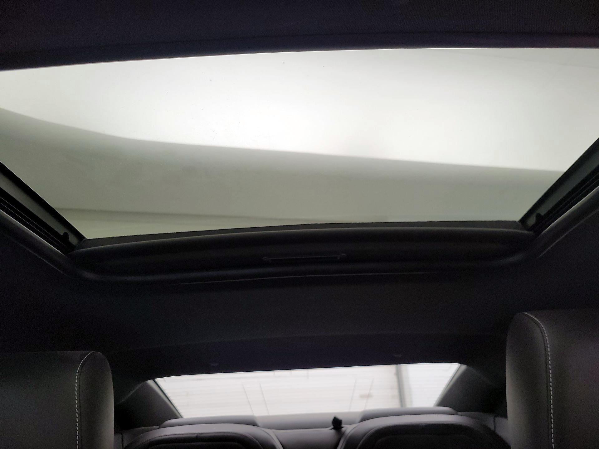 Thumbnail: 2019 Chevrolet Camaro - 19