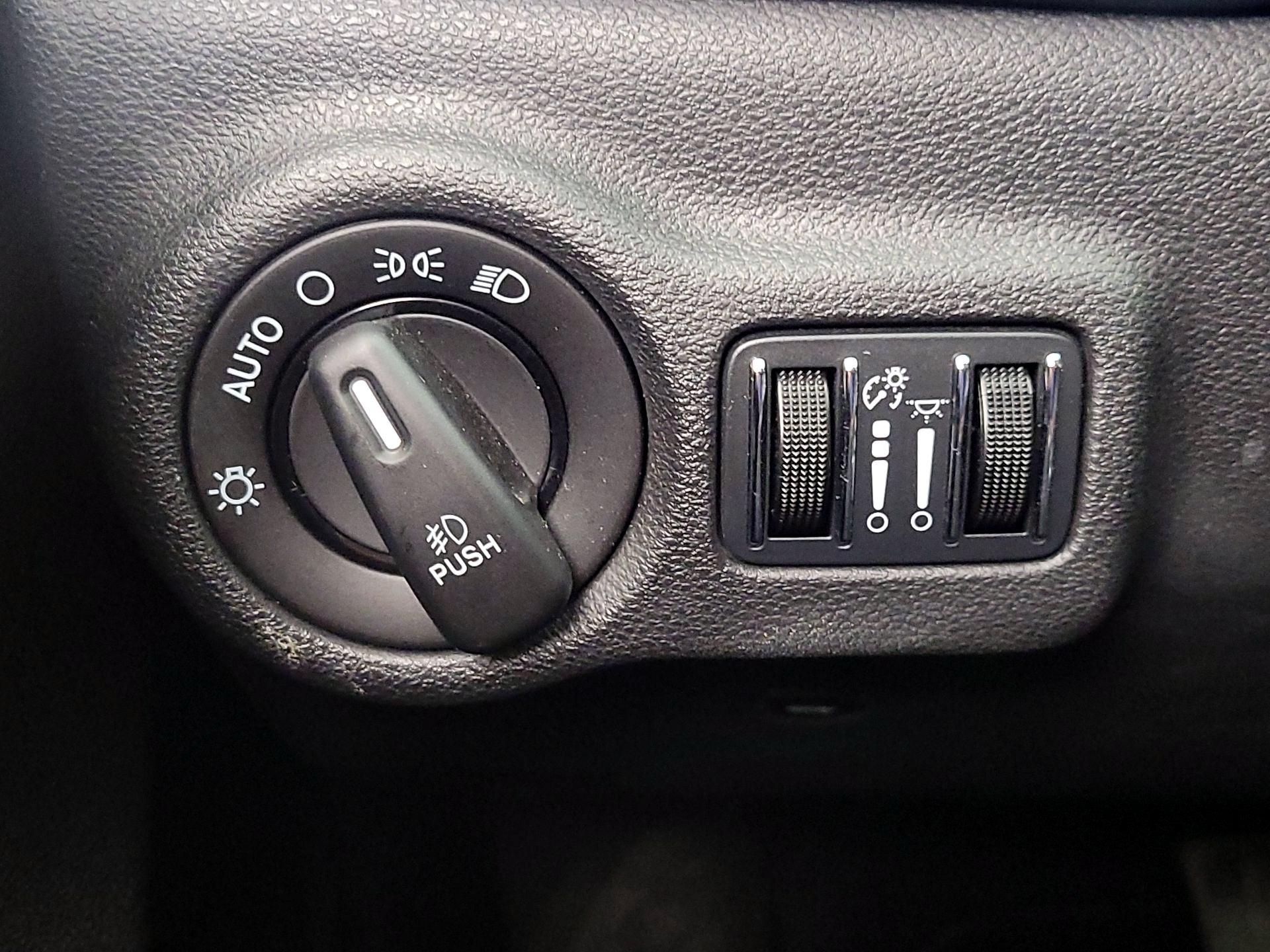 Thumbnail: 2015 Dodge Dart - 13