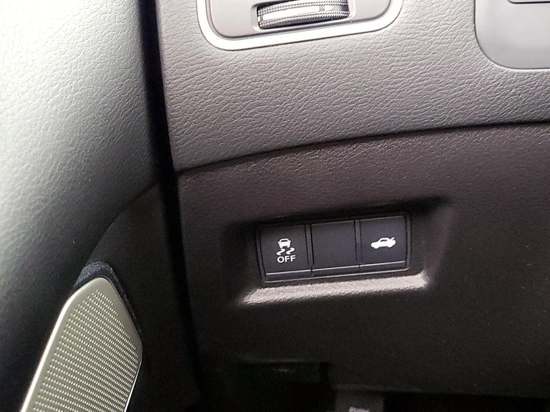 Thumbnail: 2023 INFINITI Q50 - 13