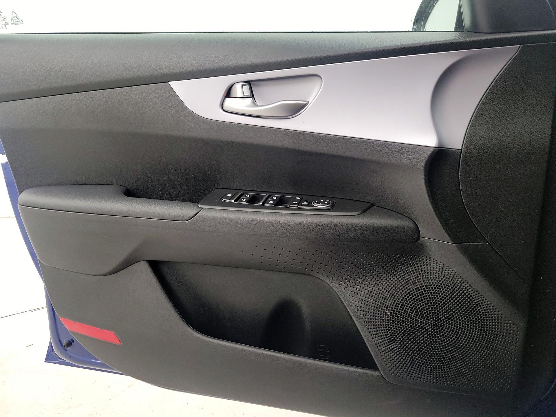 Thumbnail: 2024 Kia Forte - 12