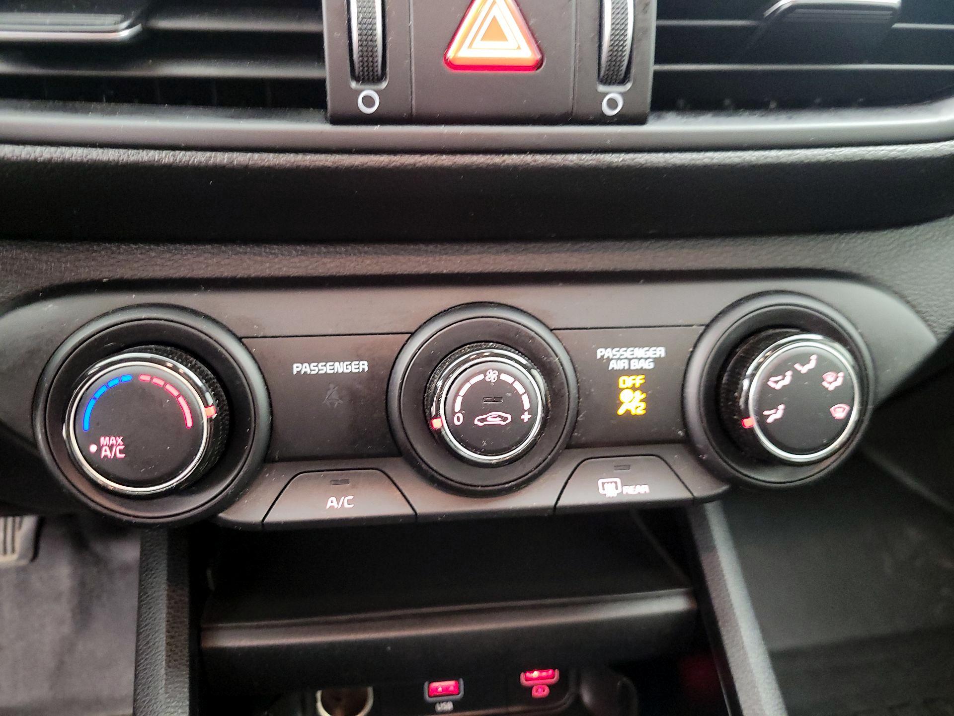 Thumbnail: 2024 Kia Forte - 16