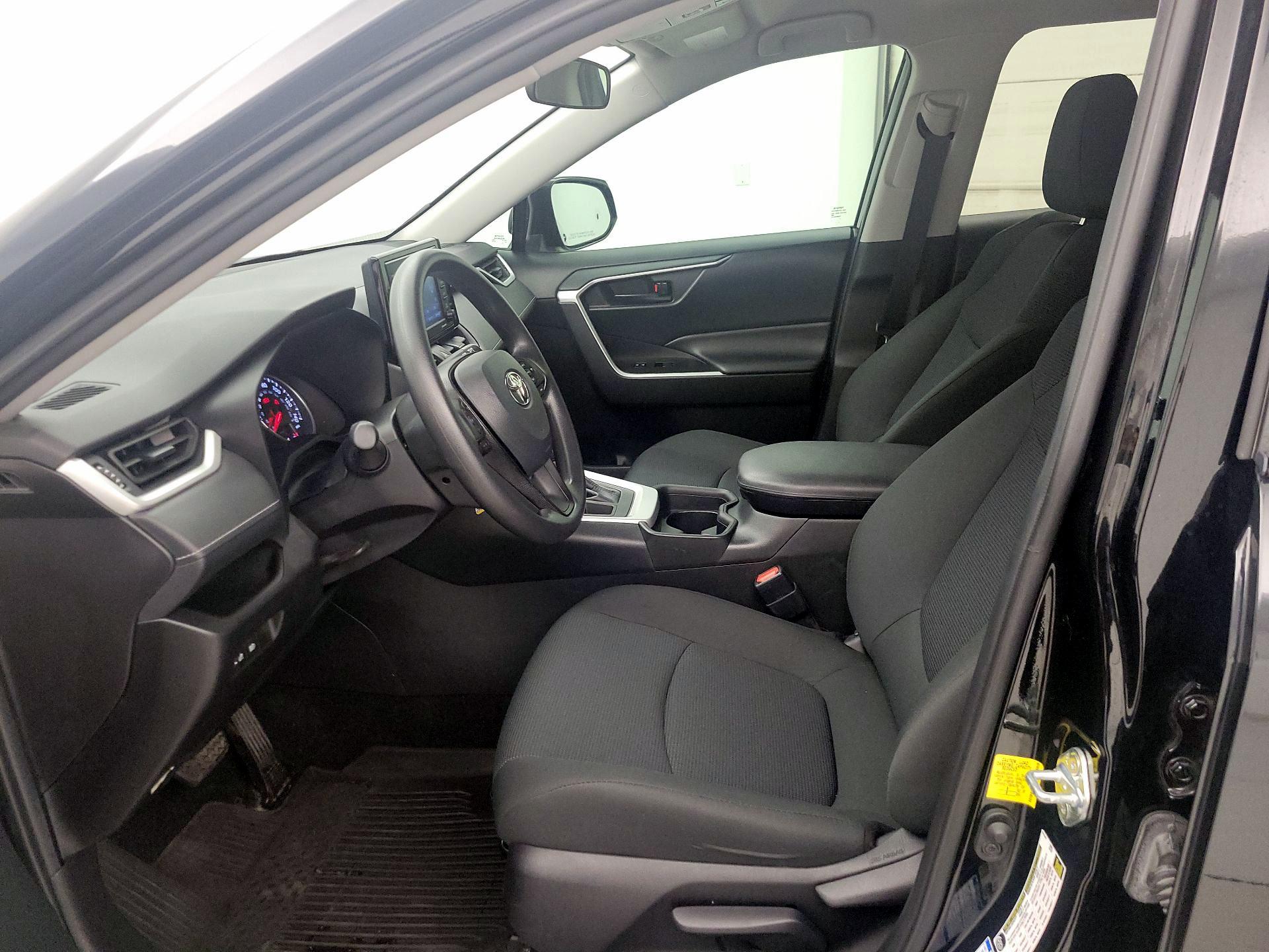 Thumbnail: 2021 Toyota RAV4 - 11