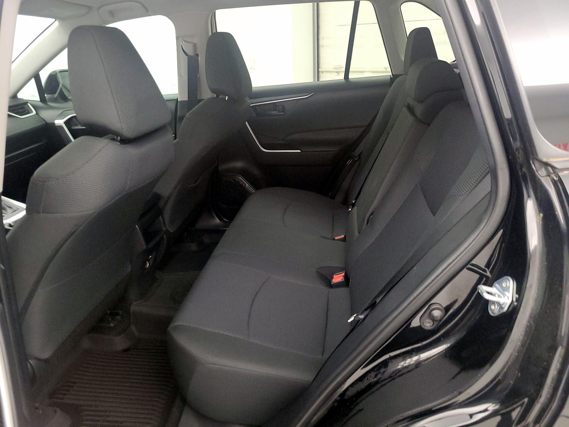 Thumbnail: 2021 Toyota RAV4 - 19