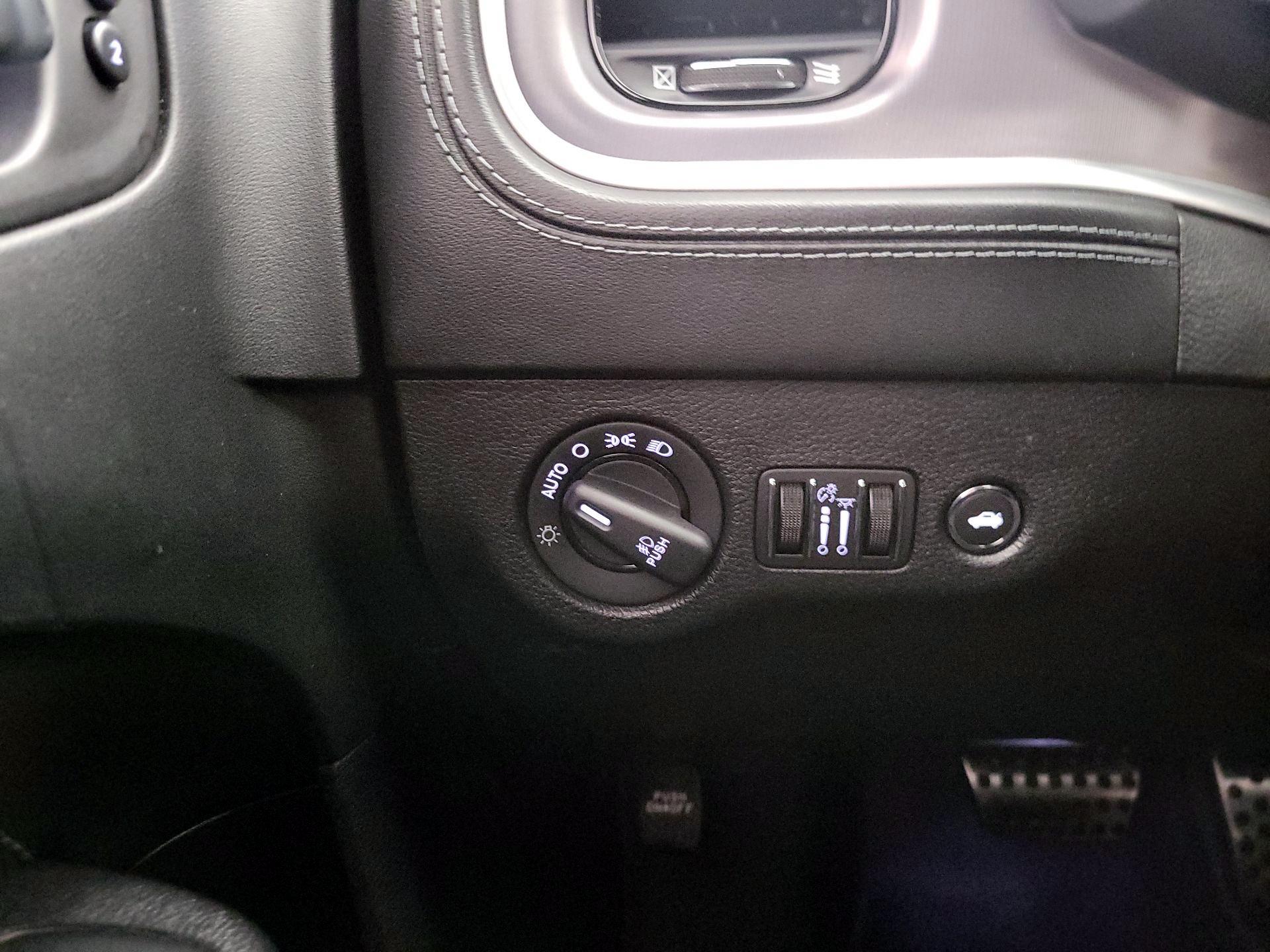 Thumbnail: 2019 Dodge Charger - 13