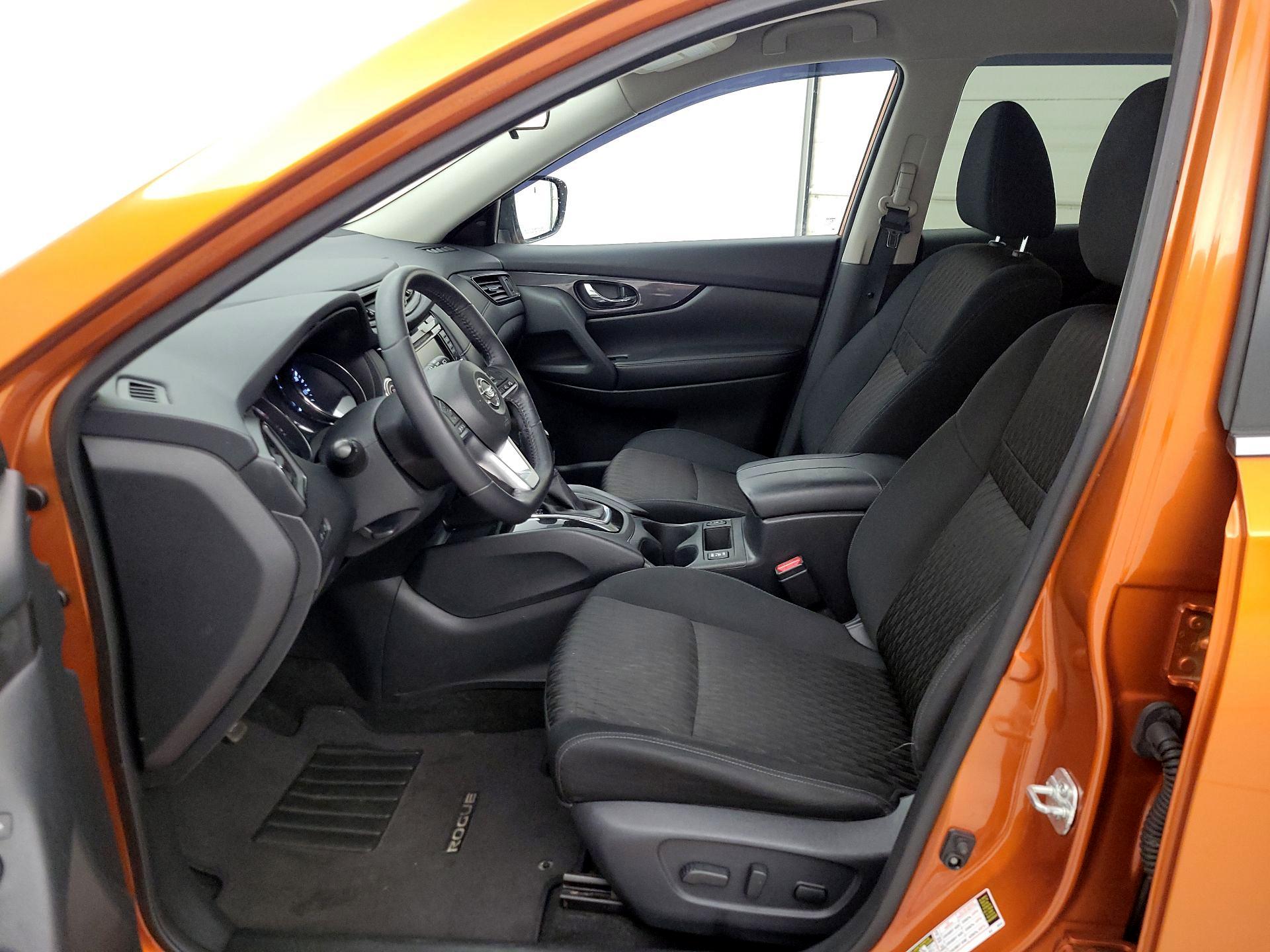 Thumbnail: 2018 Nissan Rogue - 11