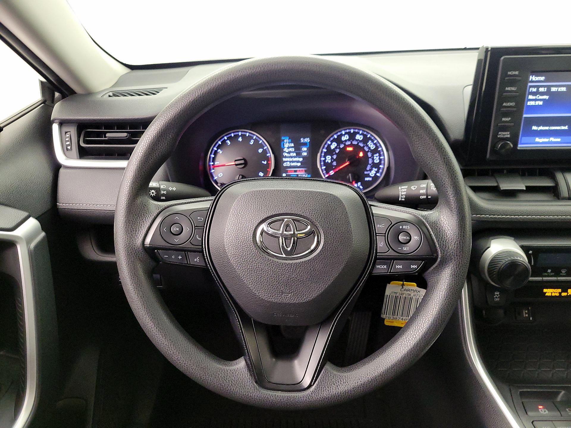 Thumbnail: 2019 Toyota RAV4 - 10