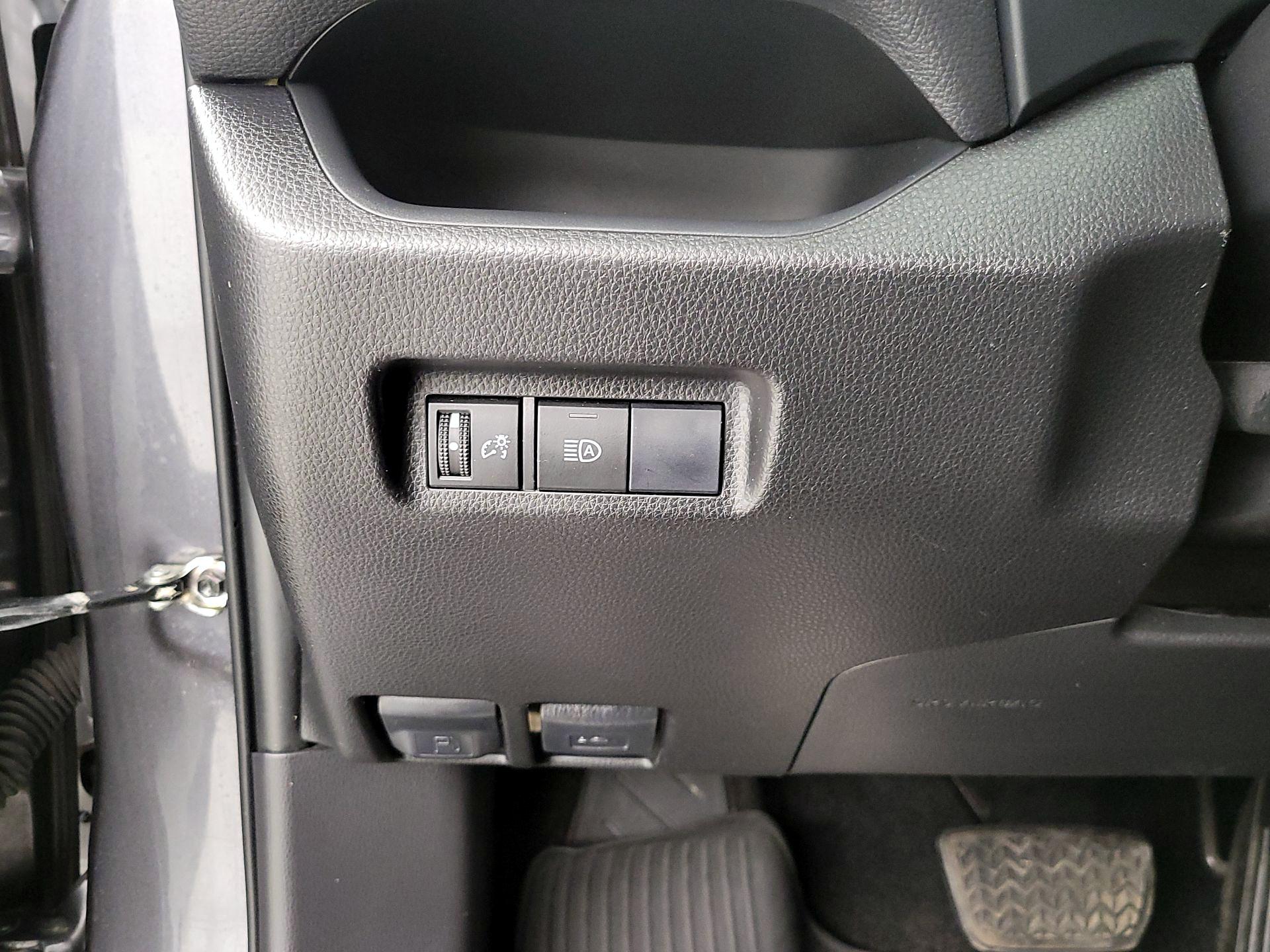 Thumbnail: 2019 Toyota RAV4 - 13