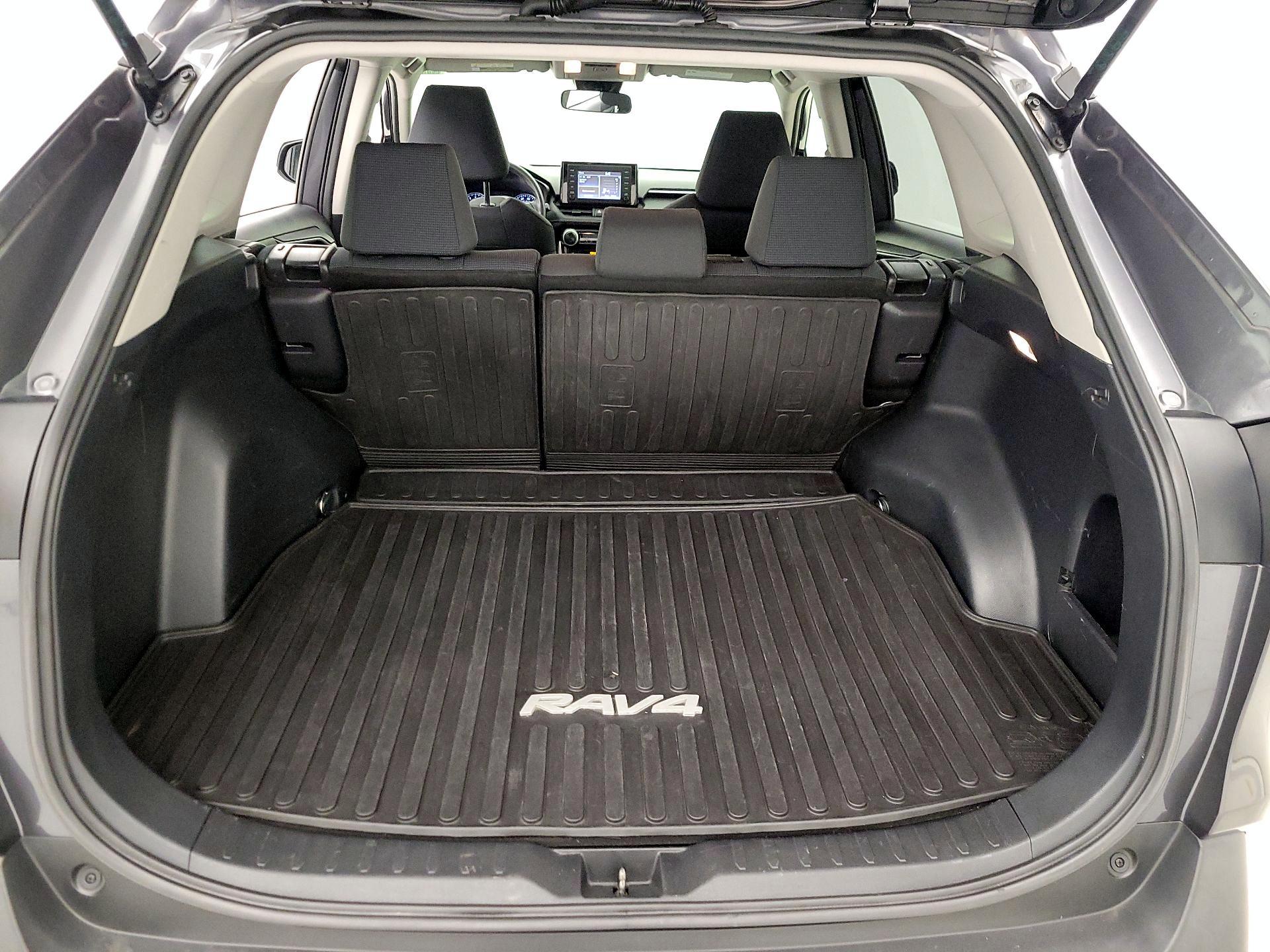 Thumbnail: 2019 Toyota RAV4 - 20