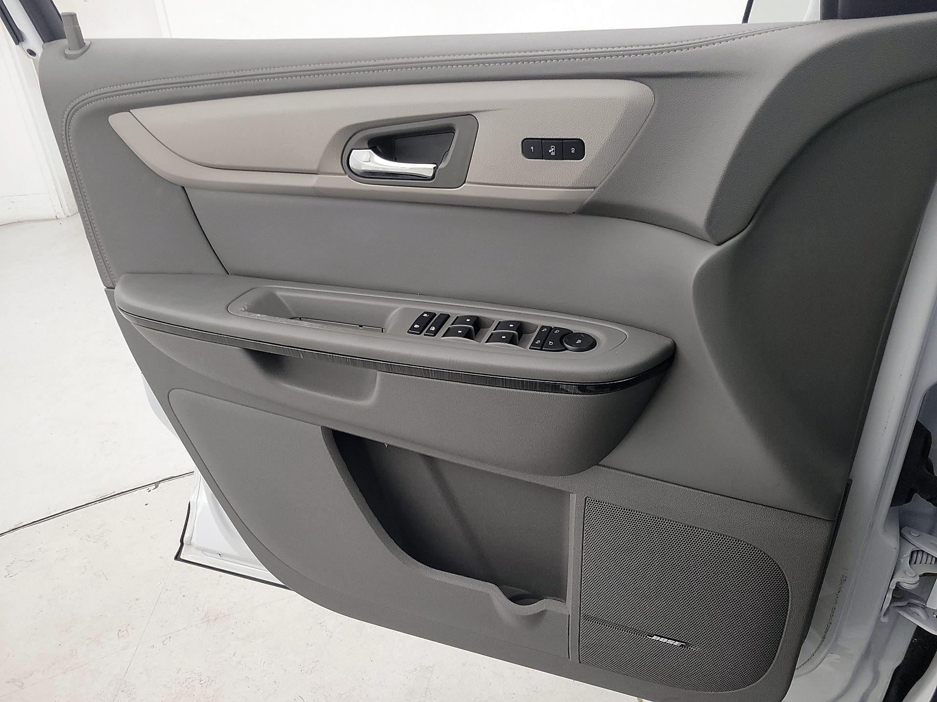 Thumbnail: 2016 Chevrolet Traverse - 12