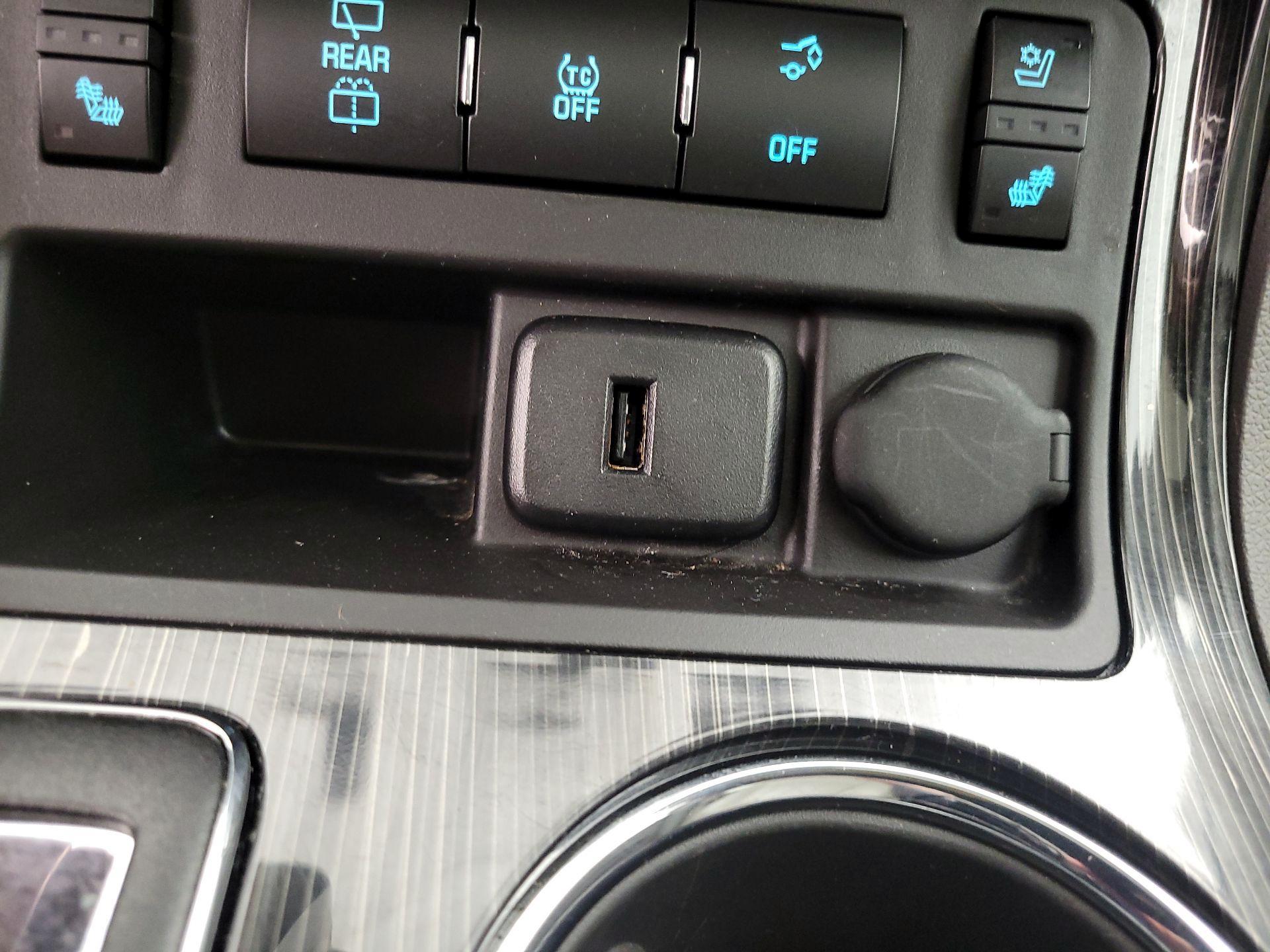 Thumbnail: 2016 Chevrolet Traverse - 18