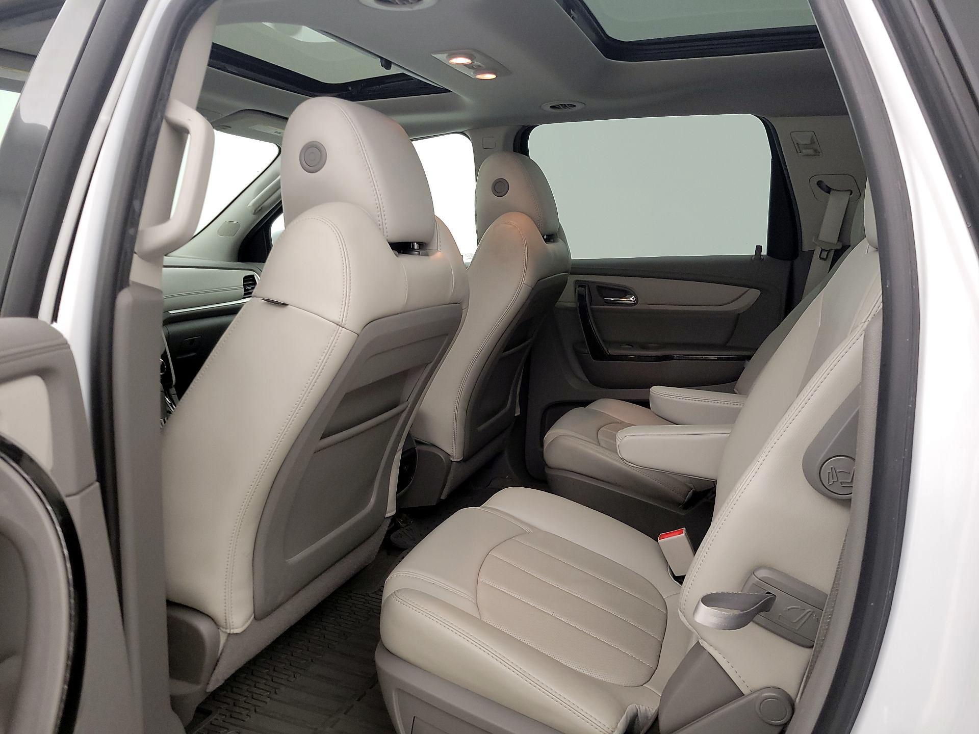 Thumbnail: 2016 Chevrolet Traverse - 20