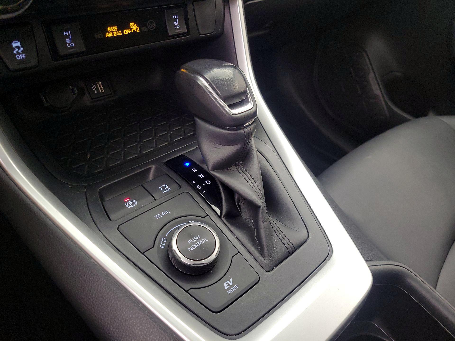 Thumbnail: 2023 Toyota RAV4 - 17