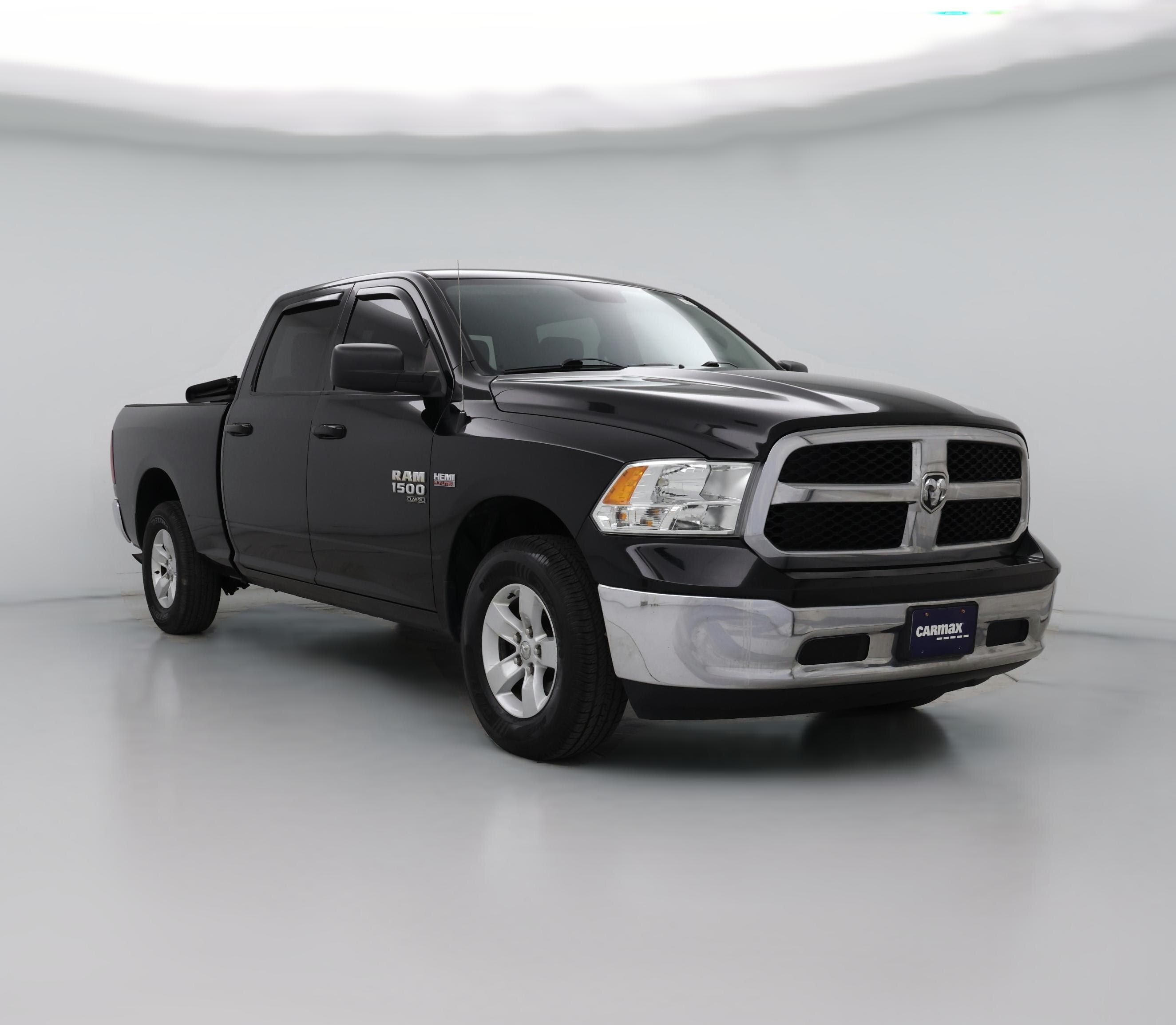 Thumbnail: 2019 RAM 1500 Classic - 1
