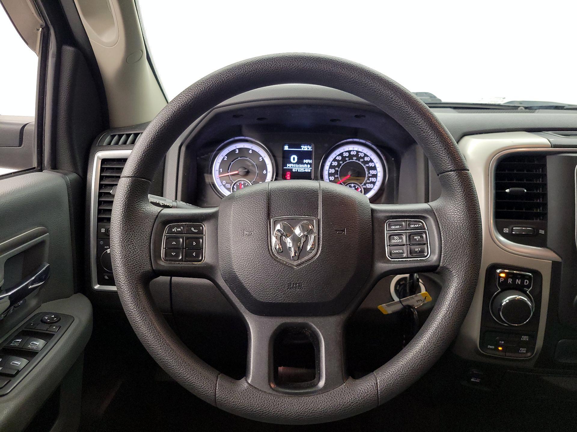Thumbnail: 2019 RAM 1500 Classic - 10