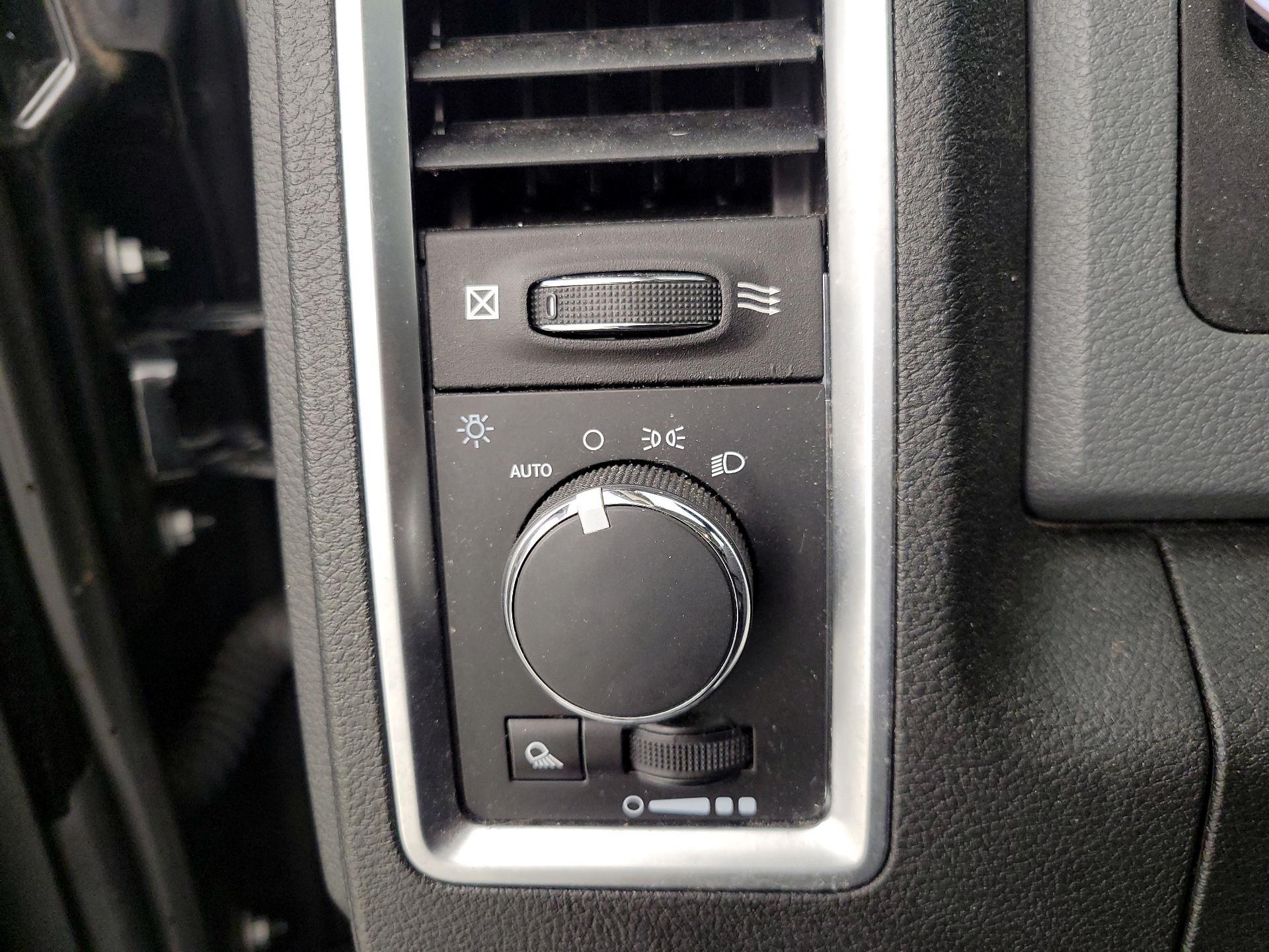Thumbnail: 2019 RAM 1500 Classic - 13