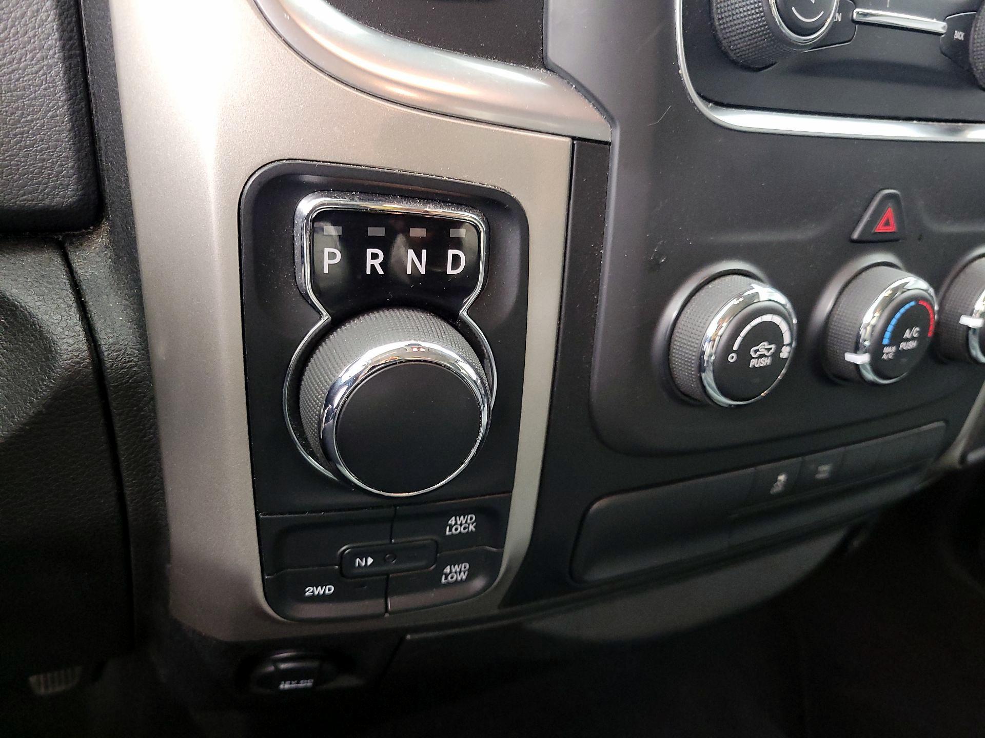 Thumbnail: 2019 RAM 1500 Classic - 17