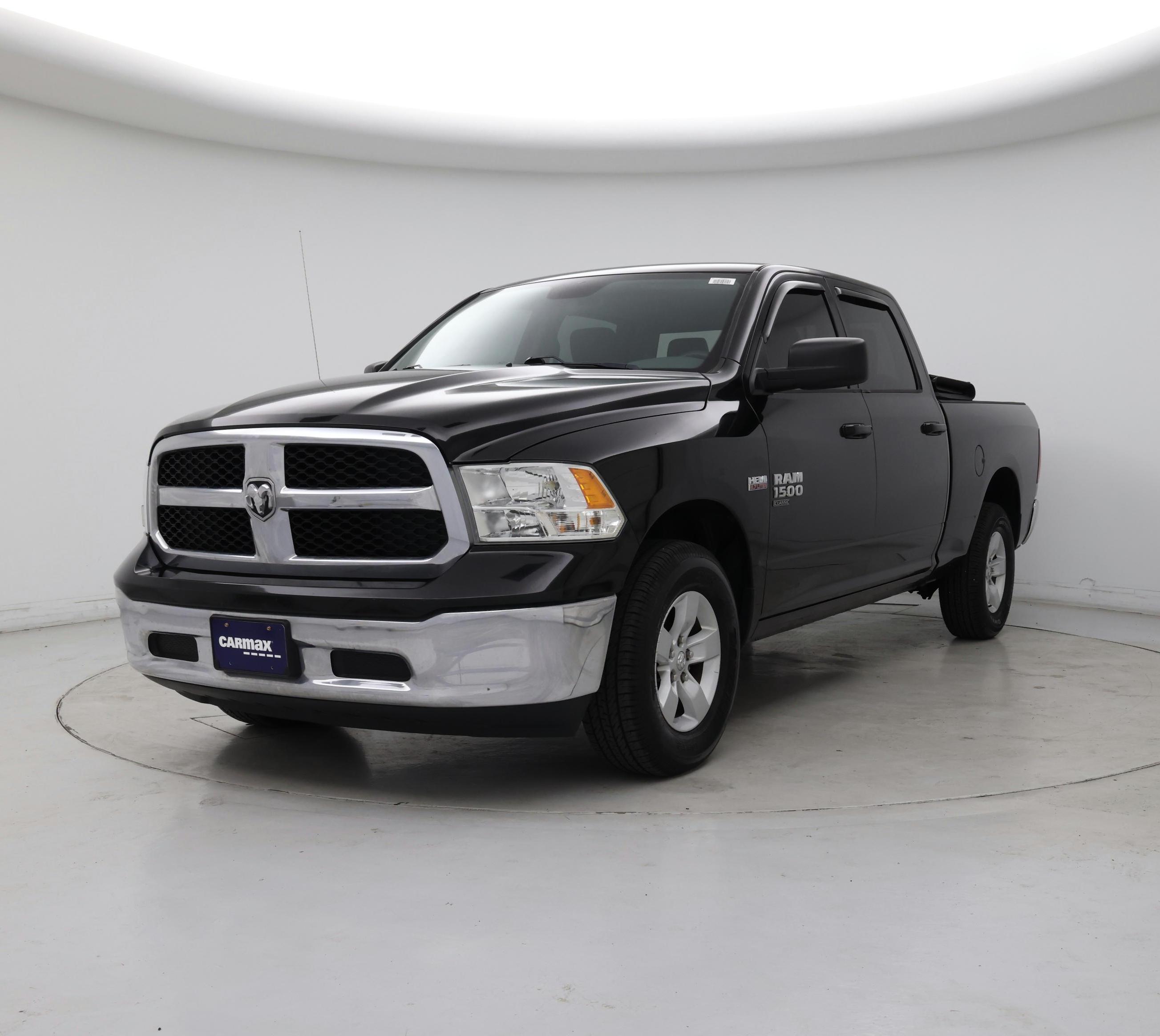 Thumbnail: 2019 RAM 1500 Classic - 4