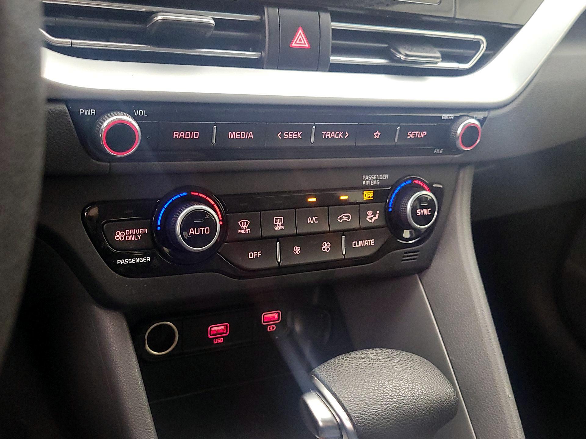 Thumbnail: 2021 Kia Niro - 16