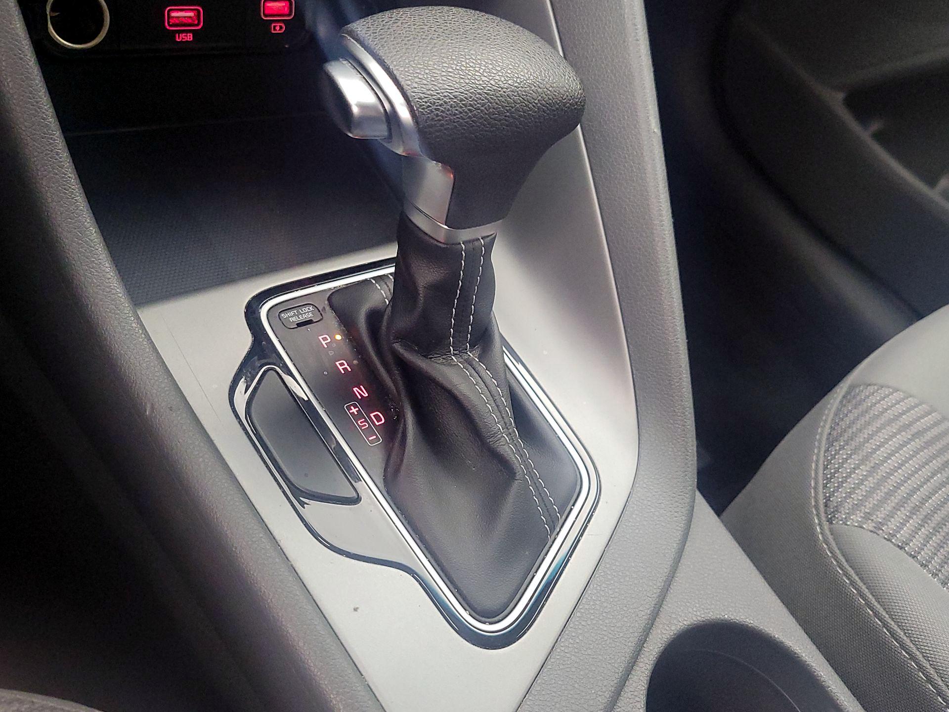 Thumbnail: 2021 Kia Niro - 17