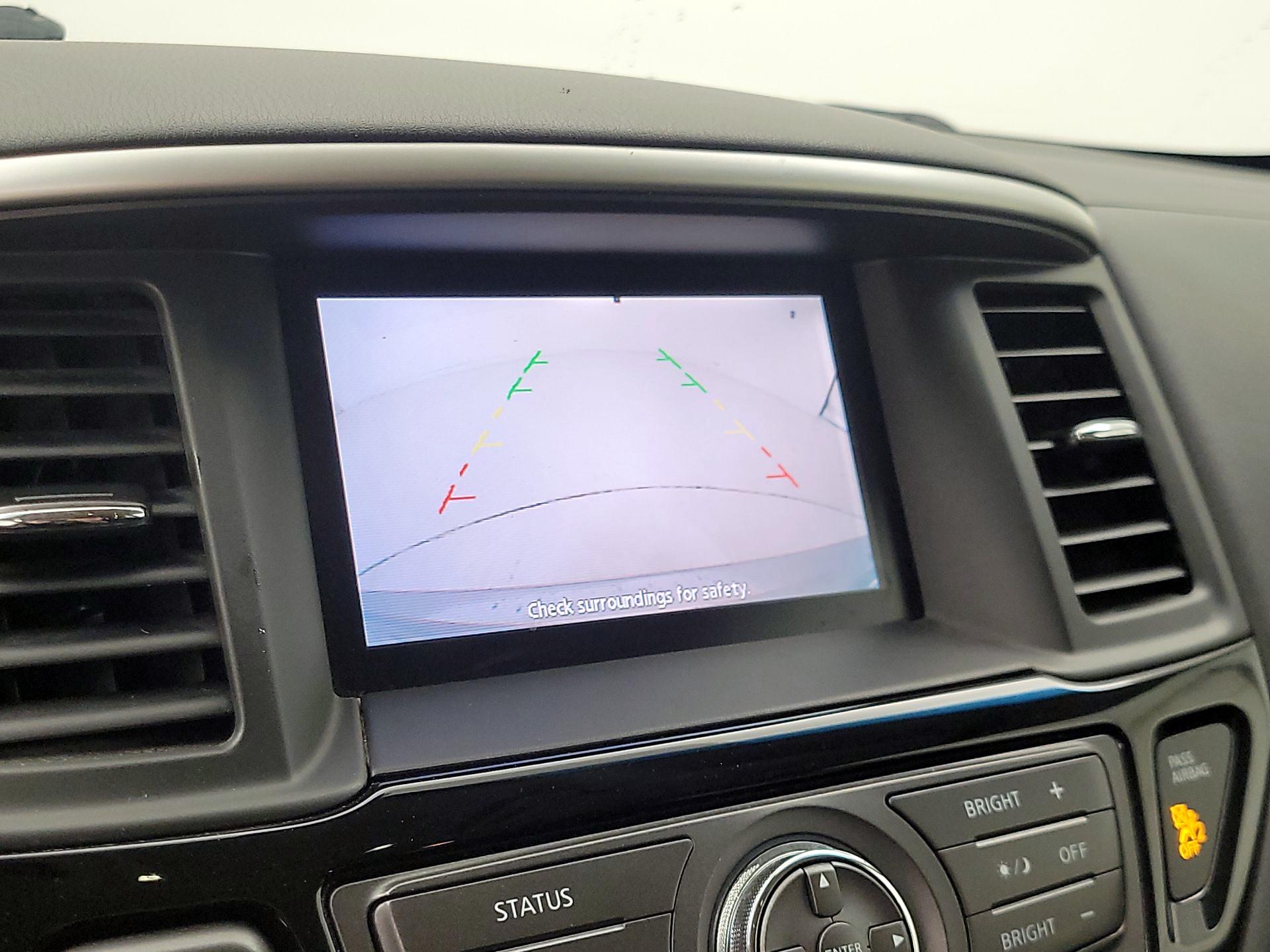 Thumbnail: 2015 Nissan Pathfinder - 14