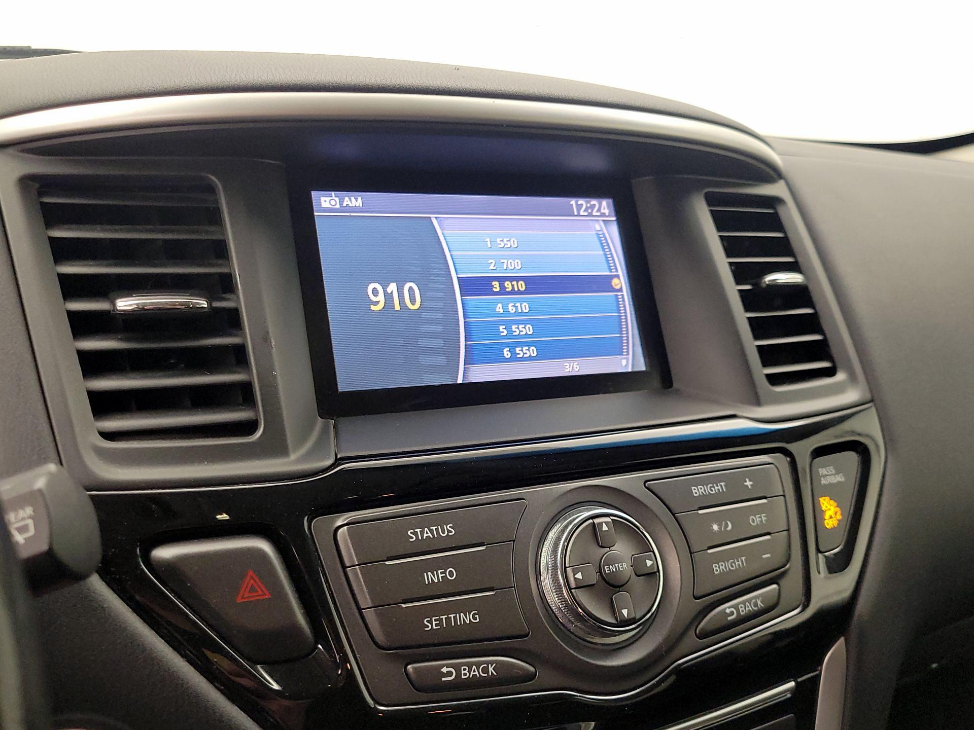 Thumbnail: 2015 Nissan Pathfinder - 15