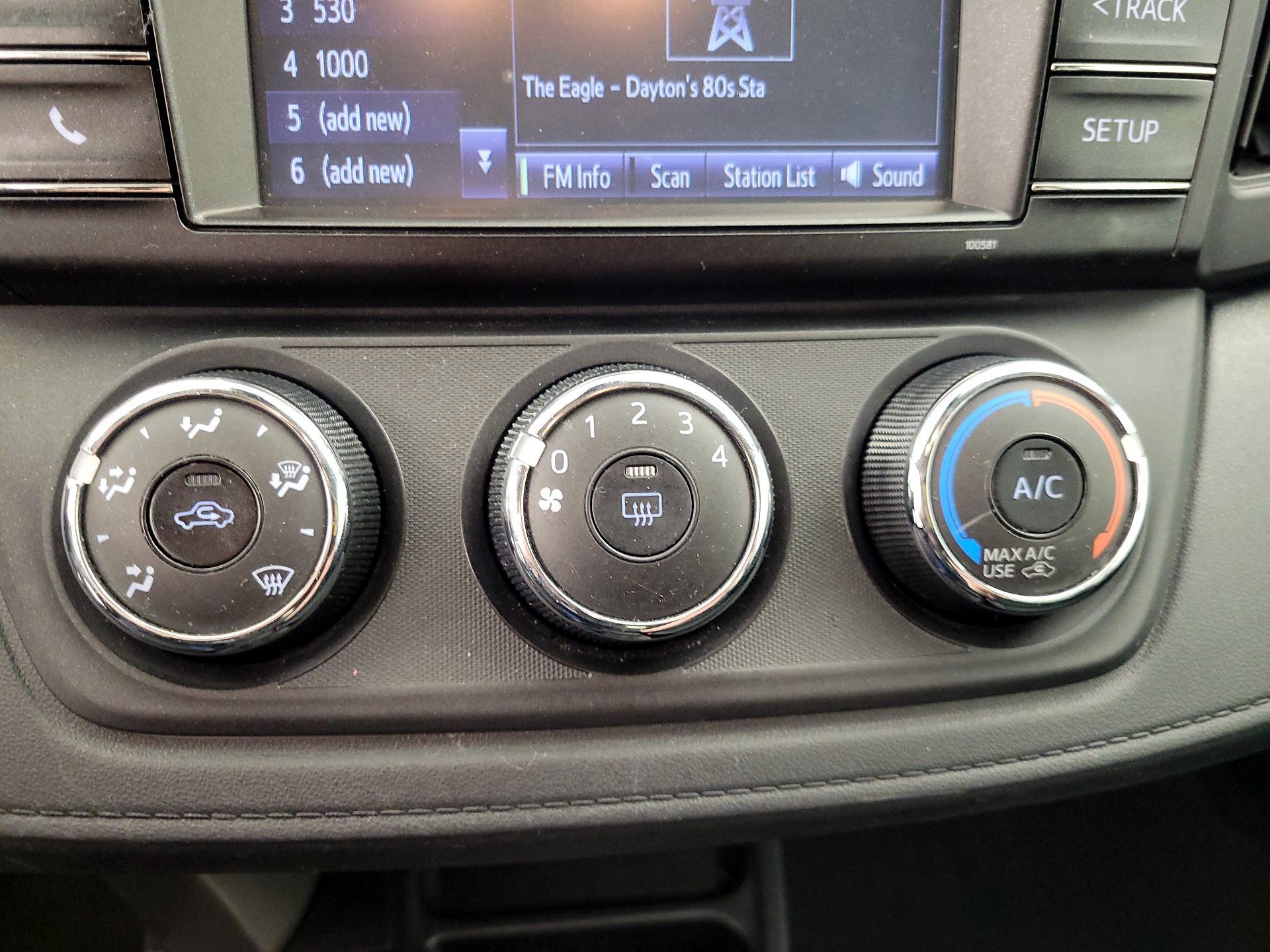 Thumbnail: 2018 Toyota RAV4 - 16