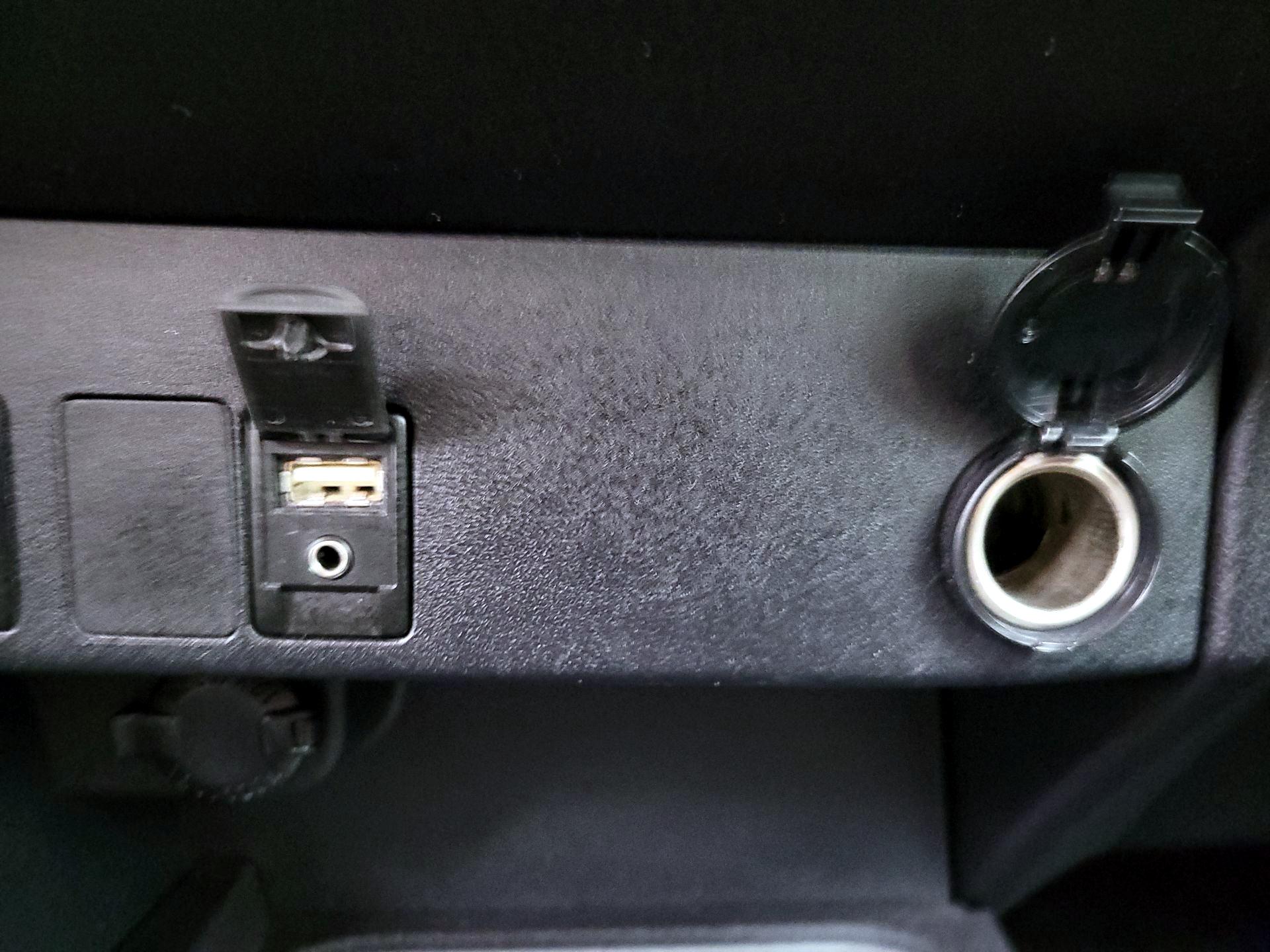 Thumbnail: 2018 Toyota RAV4 - 18