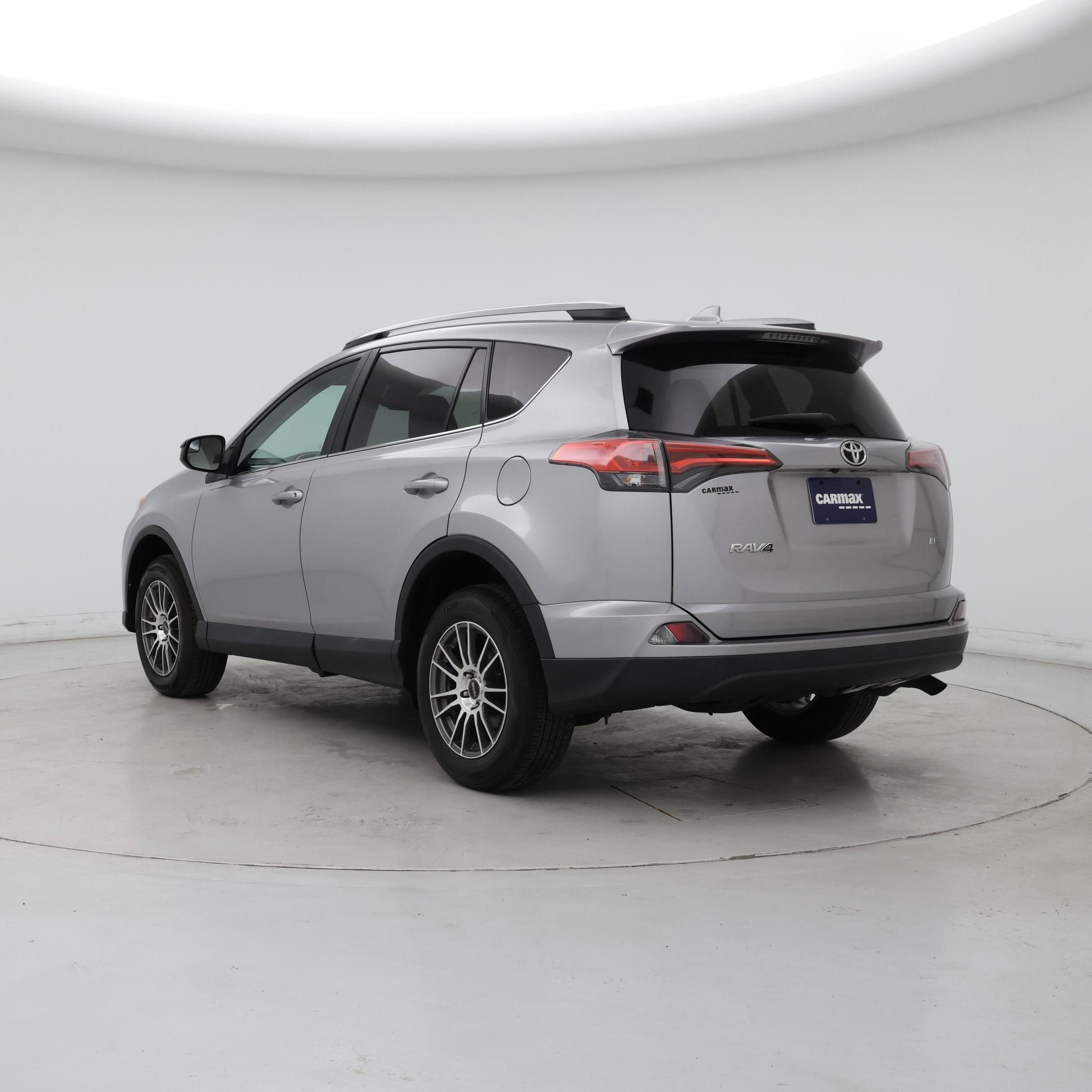 Thumbnail: 2018 Toyota RAV4 - 2