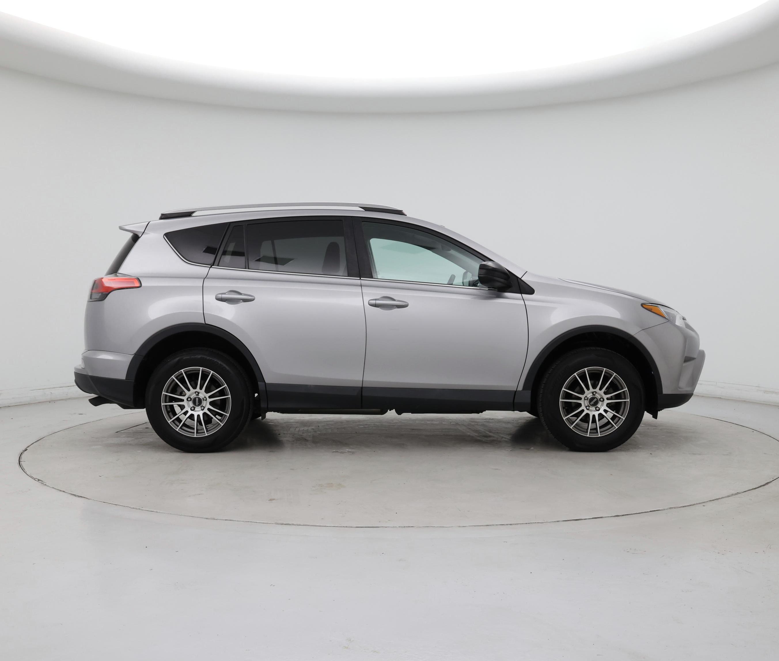 Thumbnail: 2018 Toyota RAV4 - 7