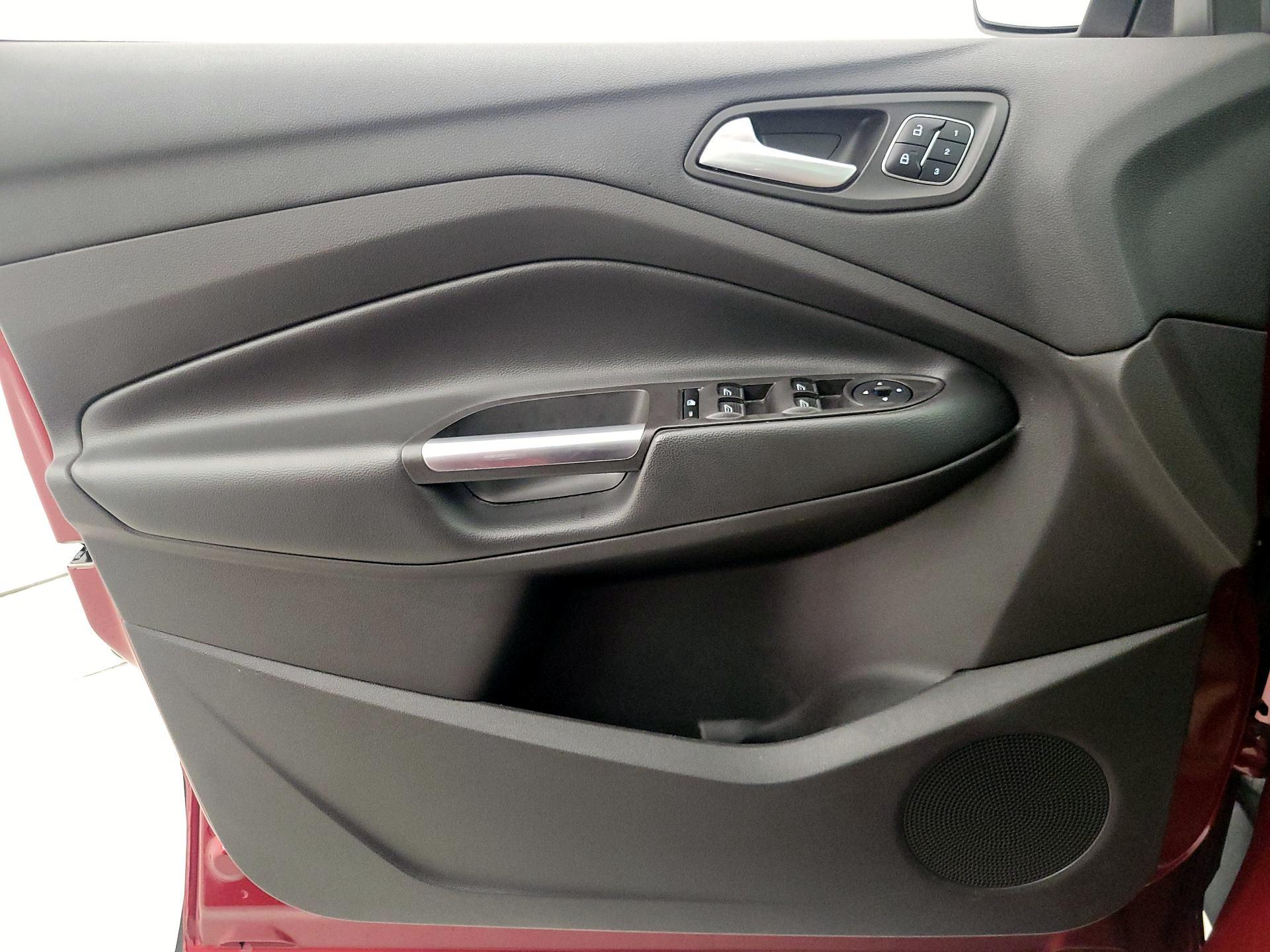 Thumbnail: 2019 Ford Escape - 10