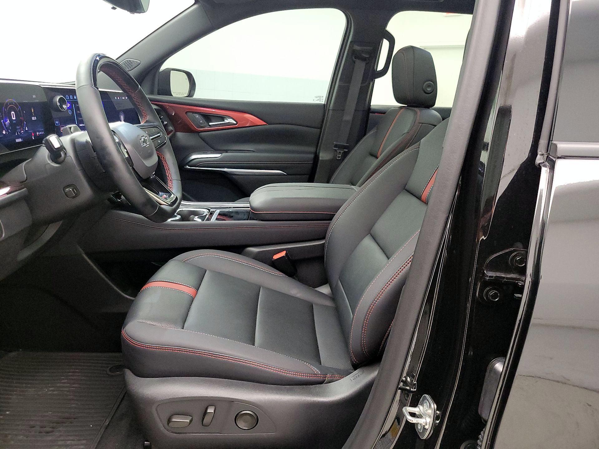 Thumbnail: 2024 Chevrolet Traverse - 9