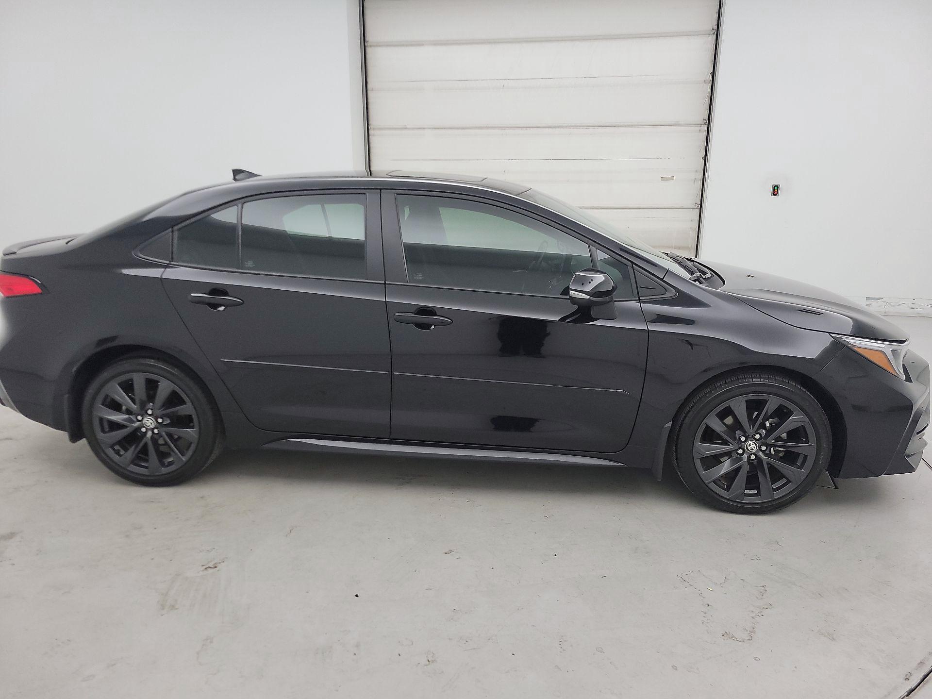 Thumbnail: 2023 Toyota Corolla - 4
