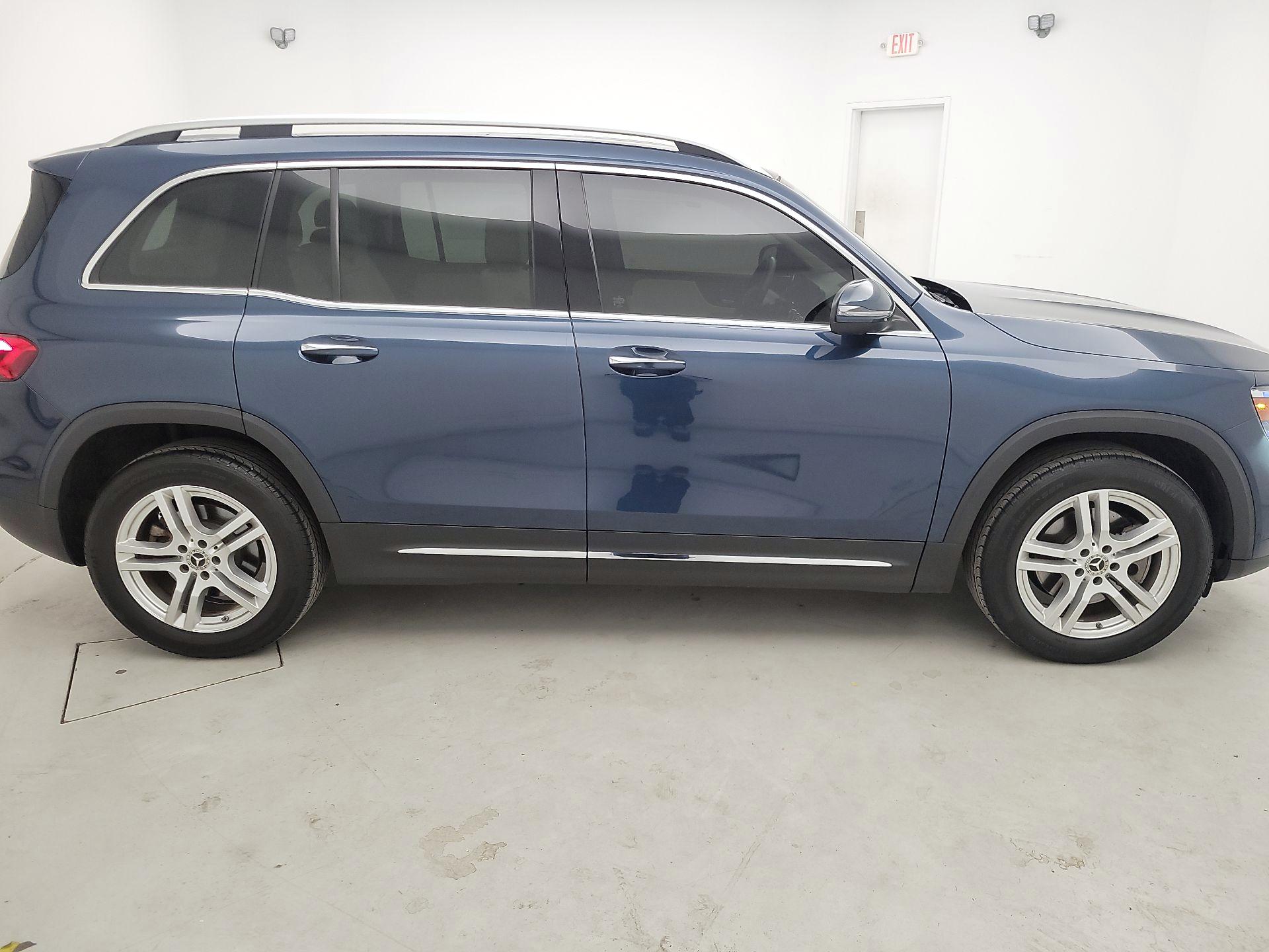 Thumbnail: 2020 Mercedes-Benz GLB - 4