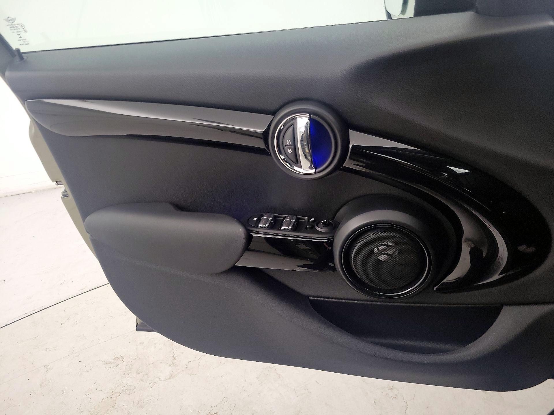 Thumbnail: 2020 MINI Cooper Hardtop - 12