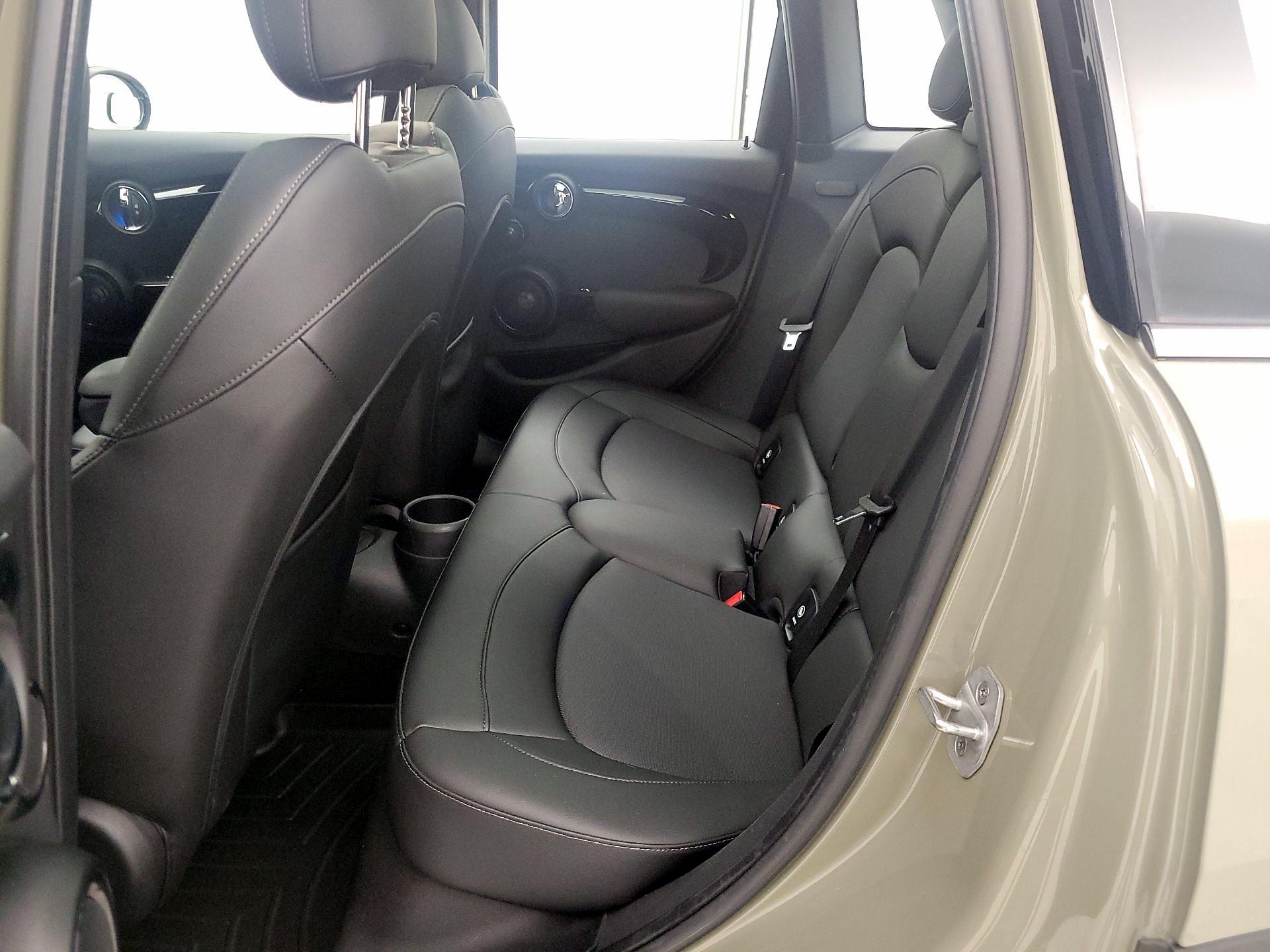 Thumbnail: 2020 MINI Cooper Hardtop - 20