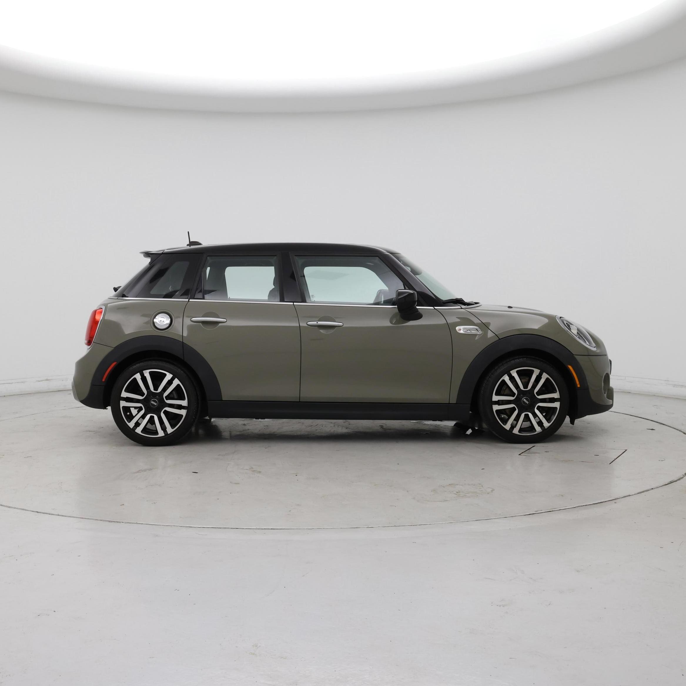 Thumbnail: 2020 MINI Cooper Hardtop - 7