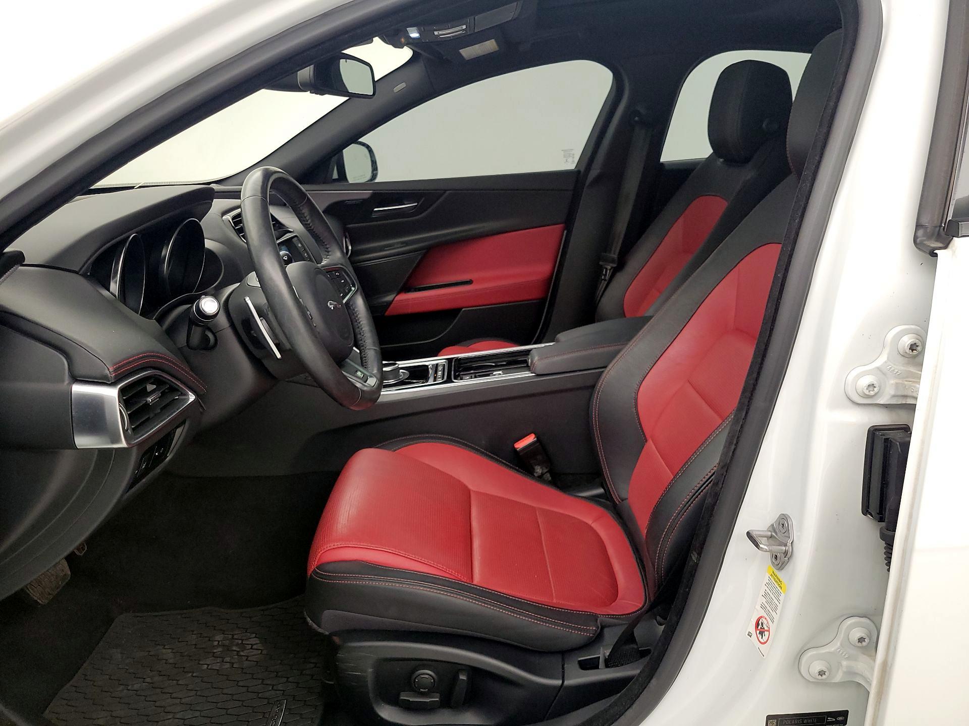 Thumbnail: 2018 Jaguar XE - 11